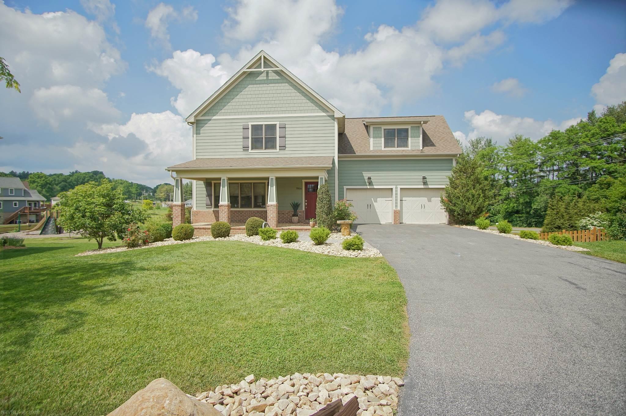 Montgomery County Homes For Sale 300,000 to 500,000