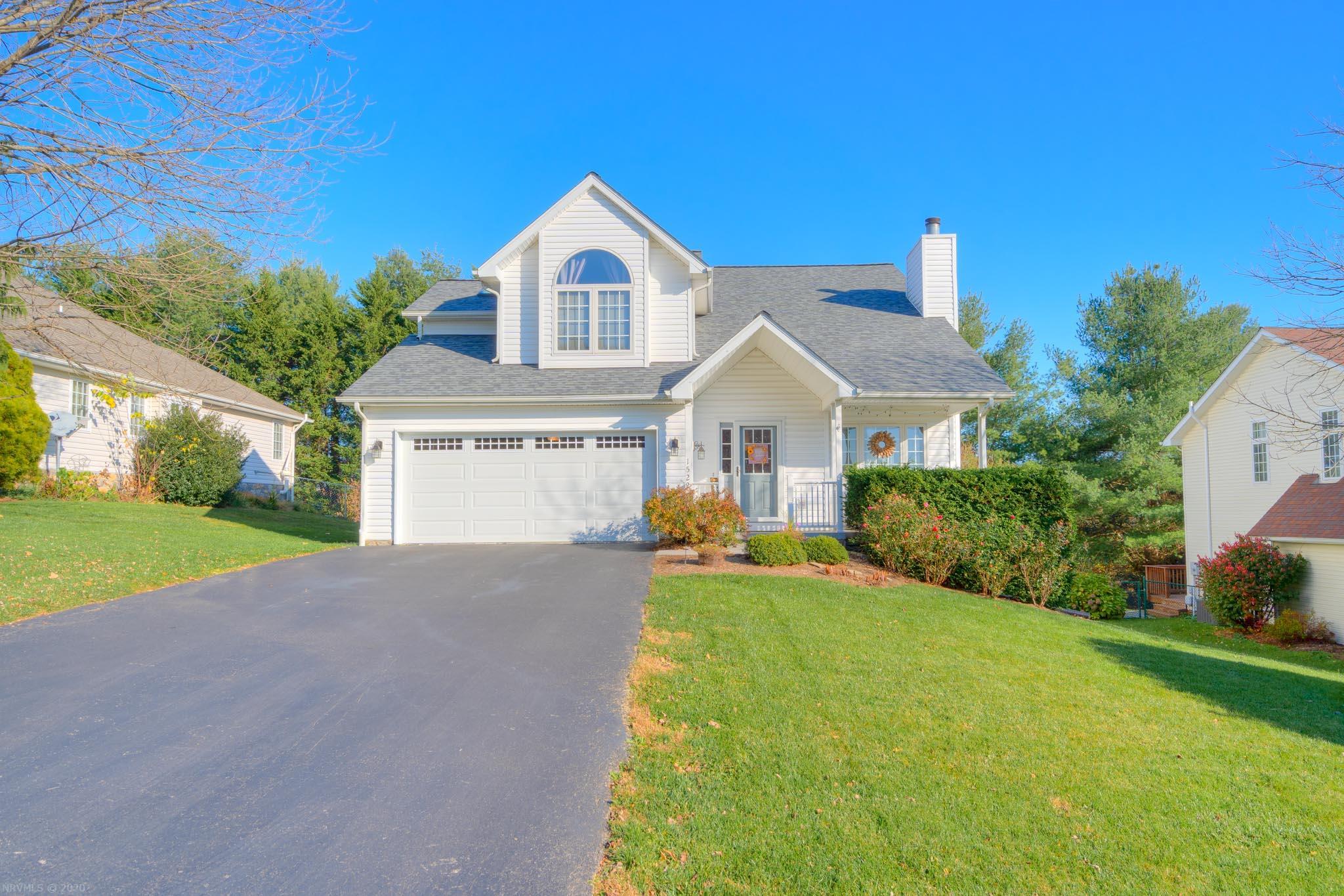 1522 ORIOLE DRIVE, BLACKSBURG, VA 24060 The Louise Baker Team New