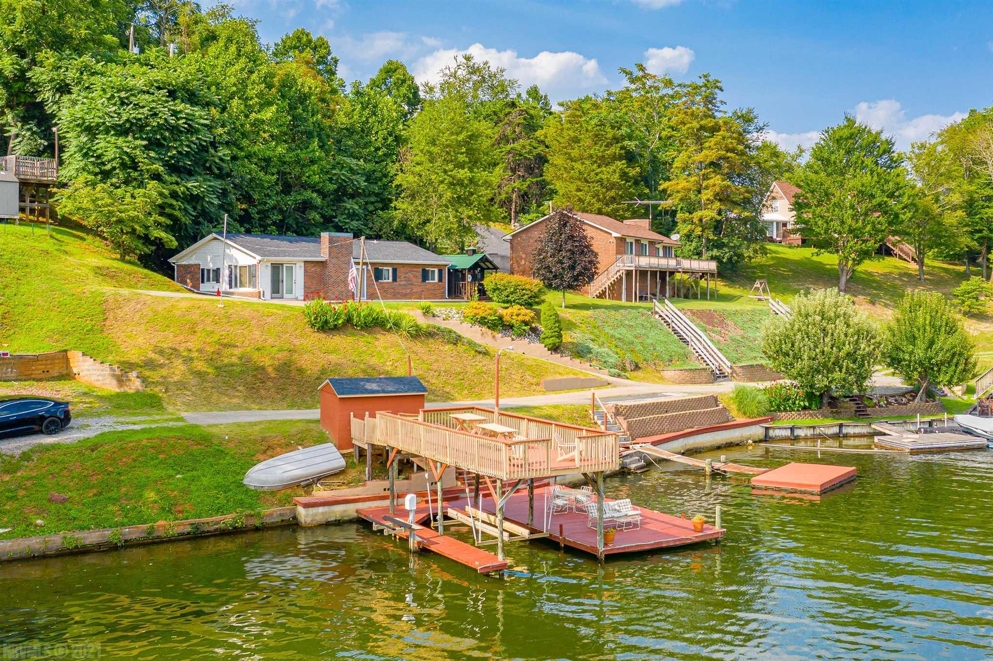 Waterfront Homes For Sale On Claytor Lake Va at Michael Berry blog