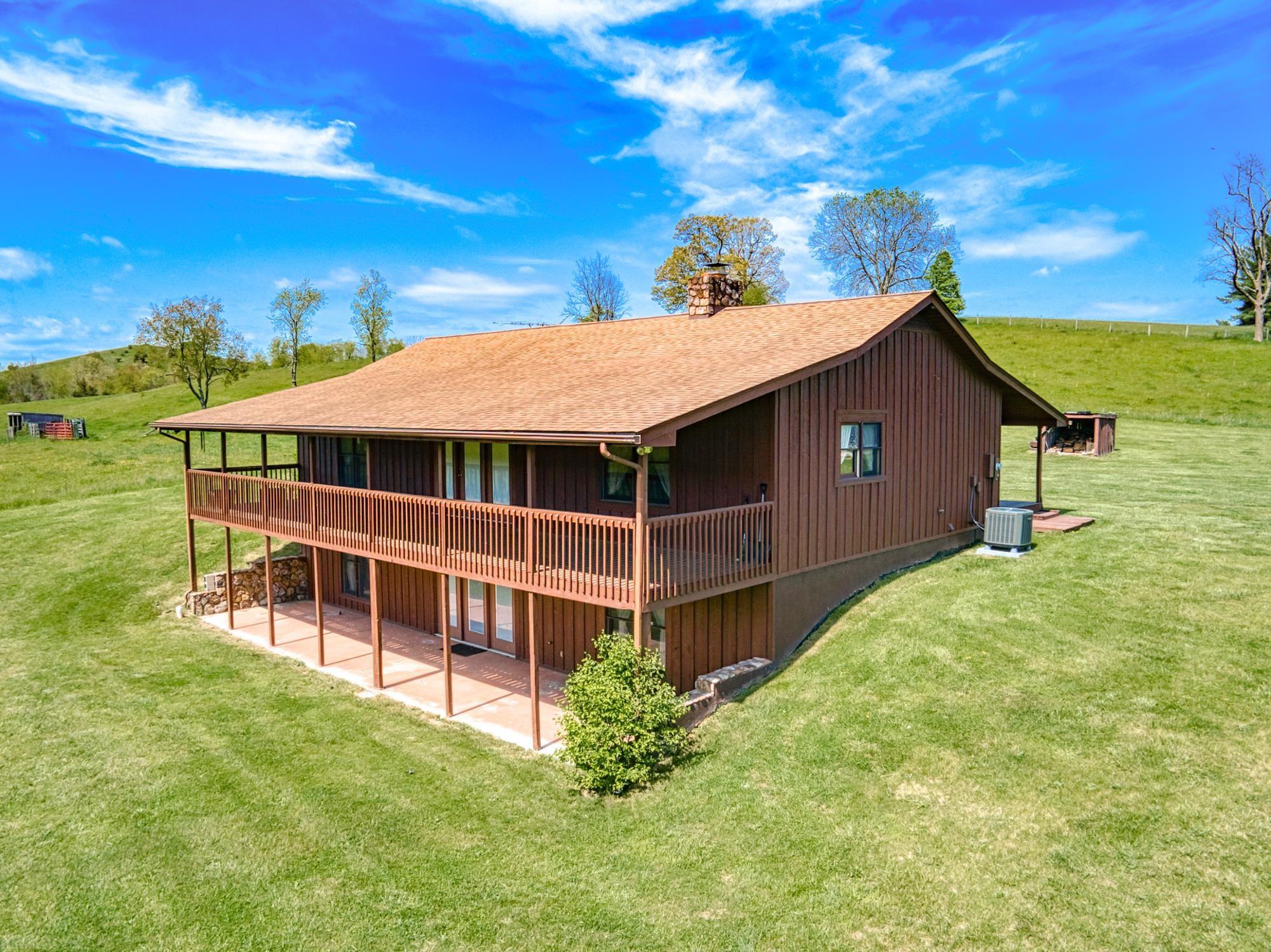 3119 COUNTRY MEADOW Drive, Christiansburg, VA 24073