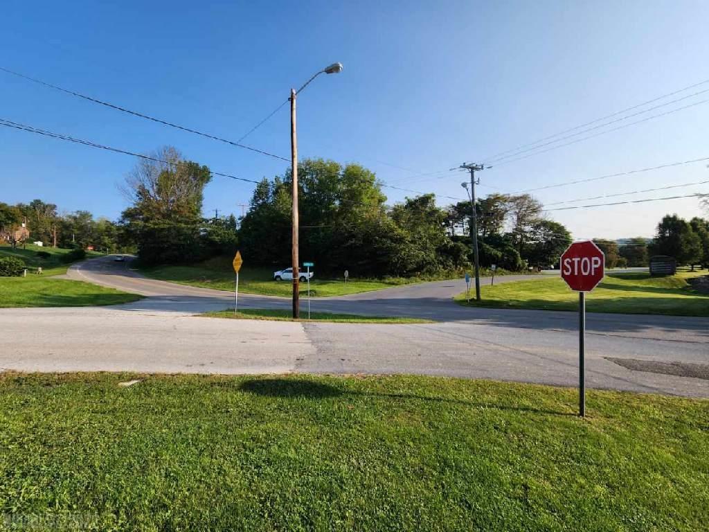 Great building lot zoned commercial. Located in a prime location on the corner of Park Blvd. and Terrace Dr. Close to Emory & Henry College School of Health Sciences, Wal Mart and downtown Marion.