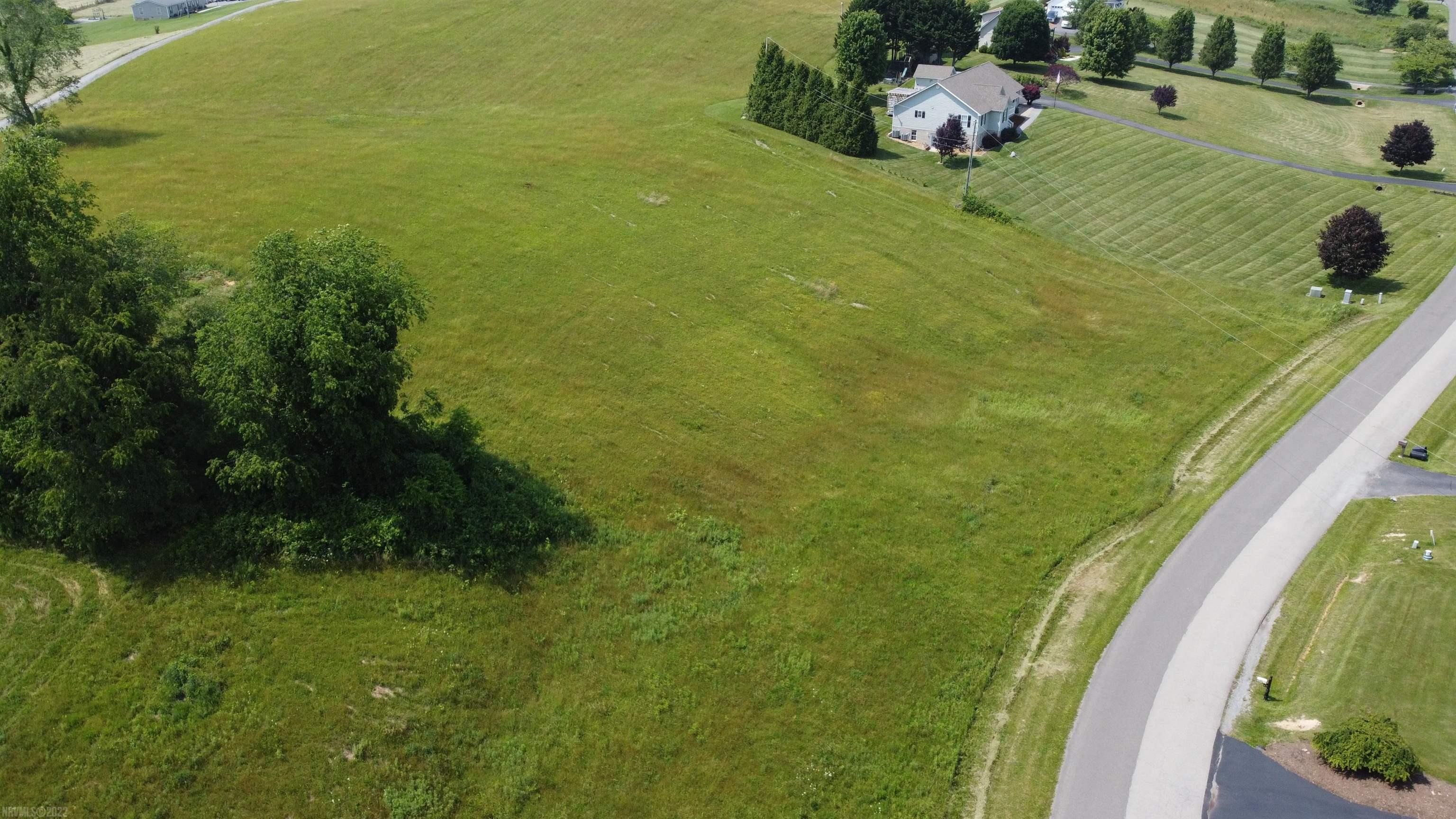 Land for sale ready for your custom new home in Grandview Subdivision. This tract of land is located just minutes from Dublin and Pulaski.