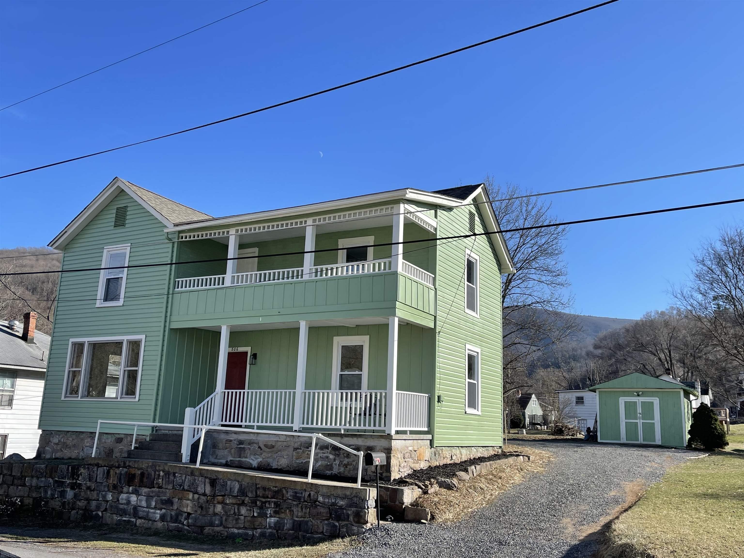 Check out this home, has the old time feel  with all the new updates needed to make you feel right at home, It  is move in ready and has lots of space for your family. Completely remodeled in 2022! Come see it today!