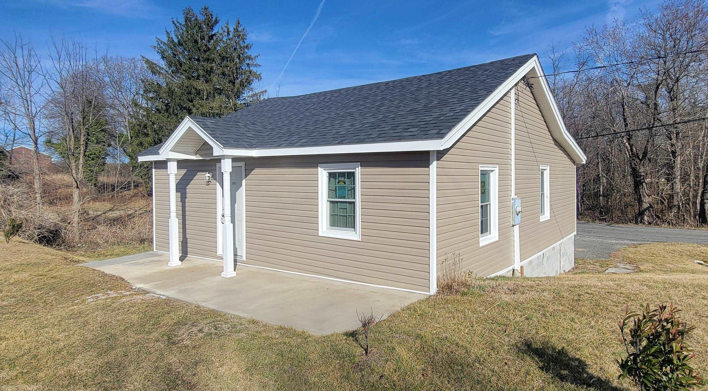 1215 MOOSE Drive, Christiansburg, VA 24073