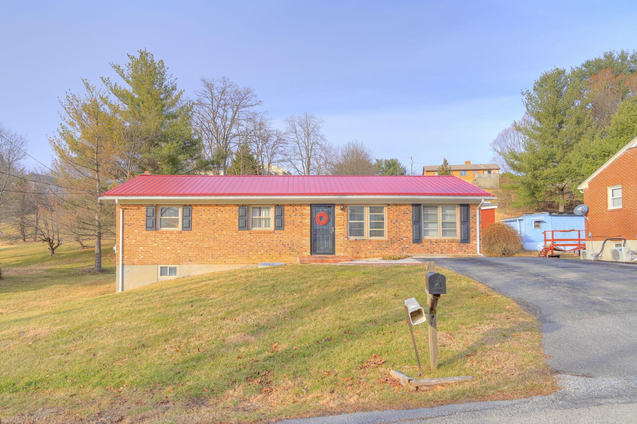 690 North Drive, Christiansburg, VA 24073