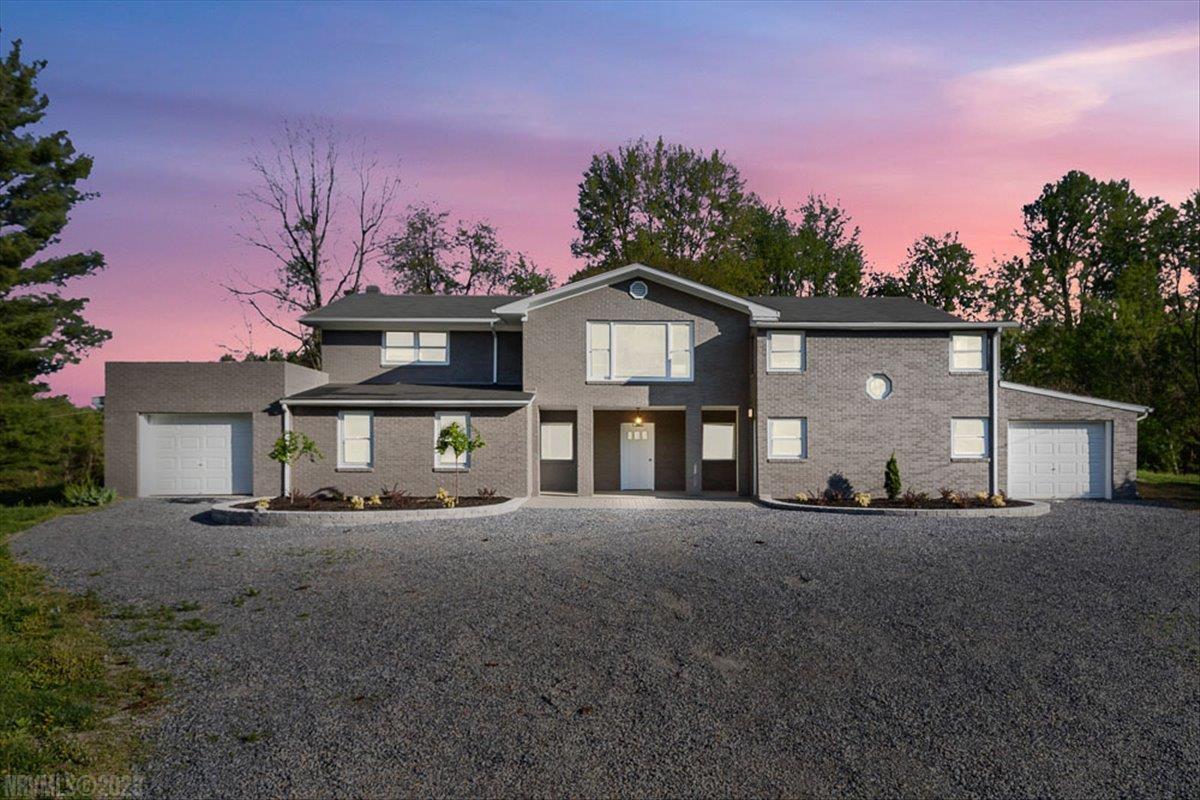 1366  Sinking Creek Road