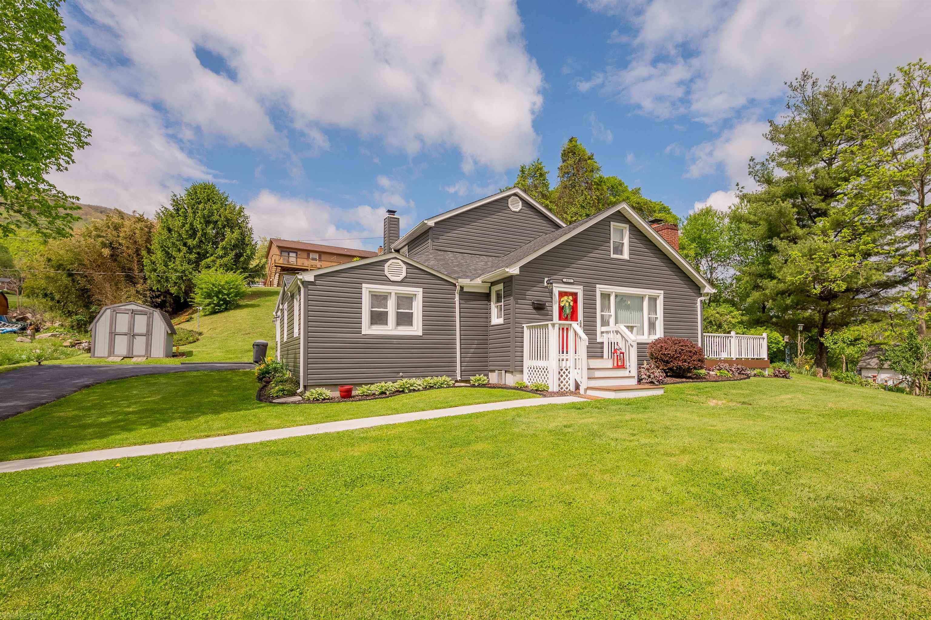 407 MONTGOMERY STREET, PEARISBURG, VA 24134 New River Valley, VA Real