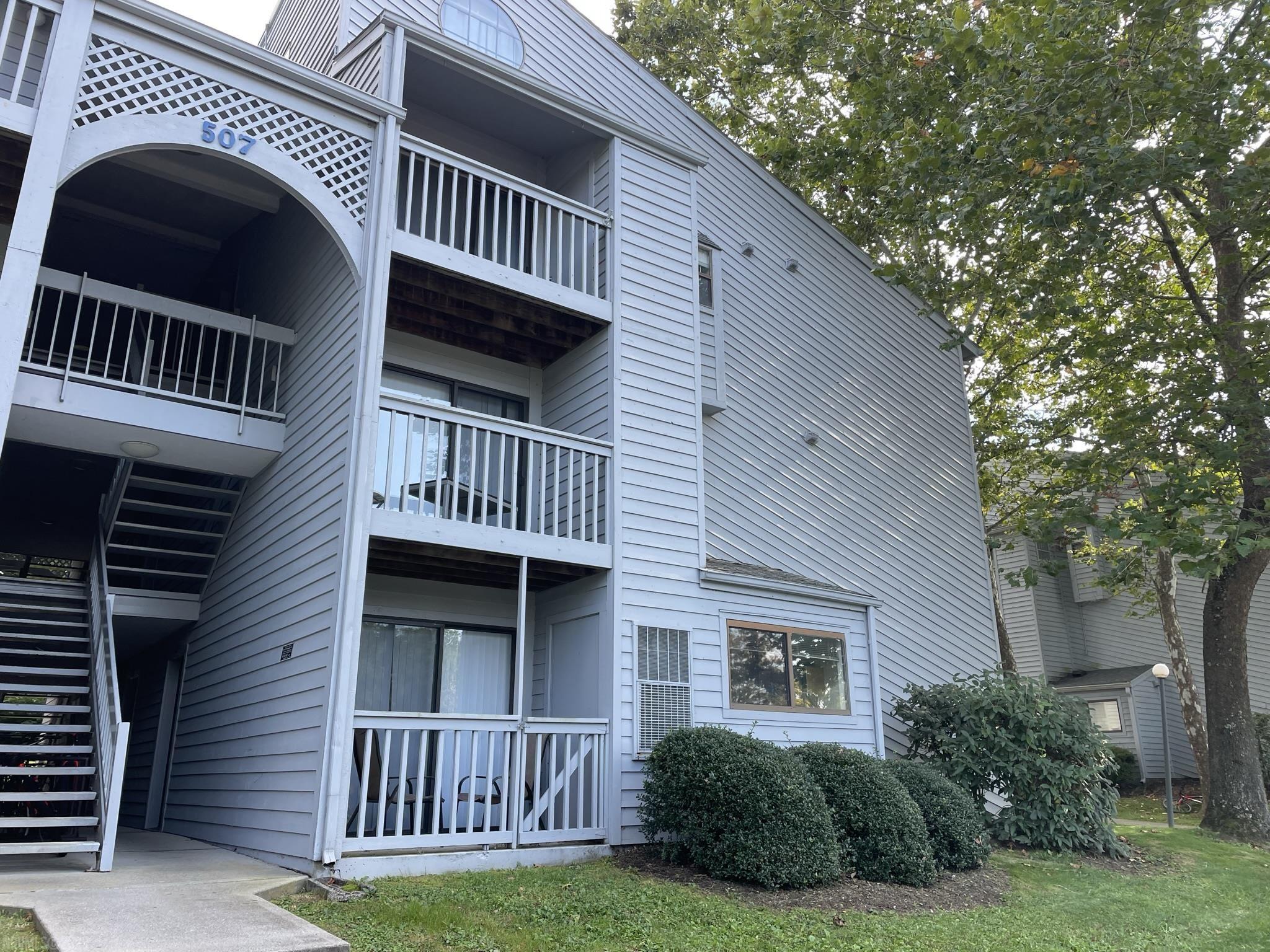 Conveniently located near Virginia Tech, shopping, and dining, this 3-bed, 2-bath condo in Sundance Ridge offers spacious, modern living. The open main level features two bedrooms and two bathrooms, while a loft serves as a third bedroom or flexible space. Enjoy community amenities, making it perfect for students, faculty, or anyone seeking a vibrant, well-located home. Schedule a viewing today!