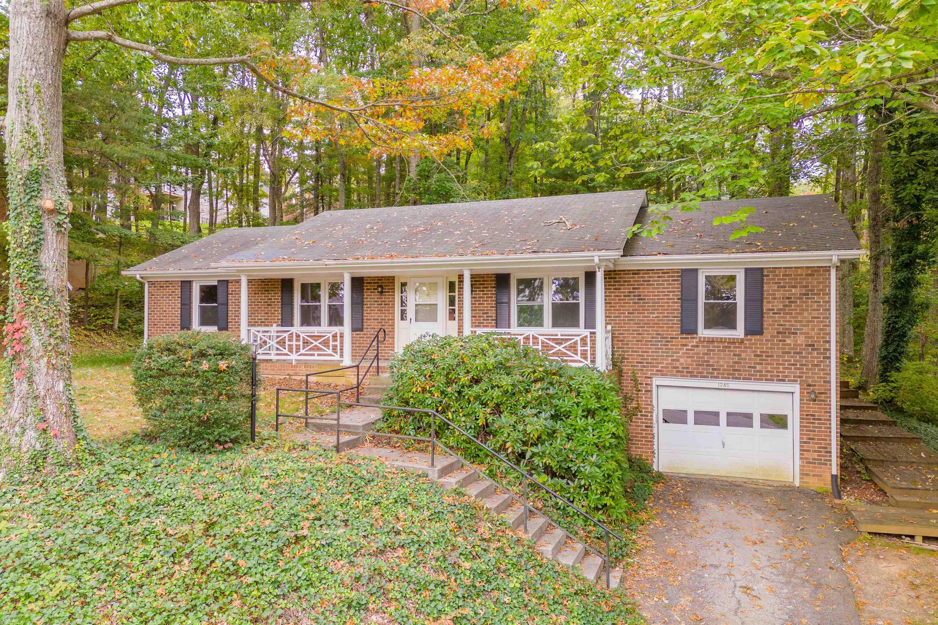 1245 CHESTNUT Drive, Christiansburg, VA 