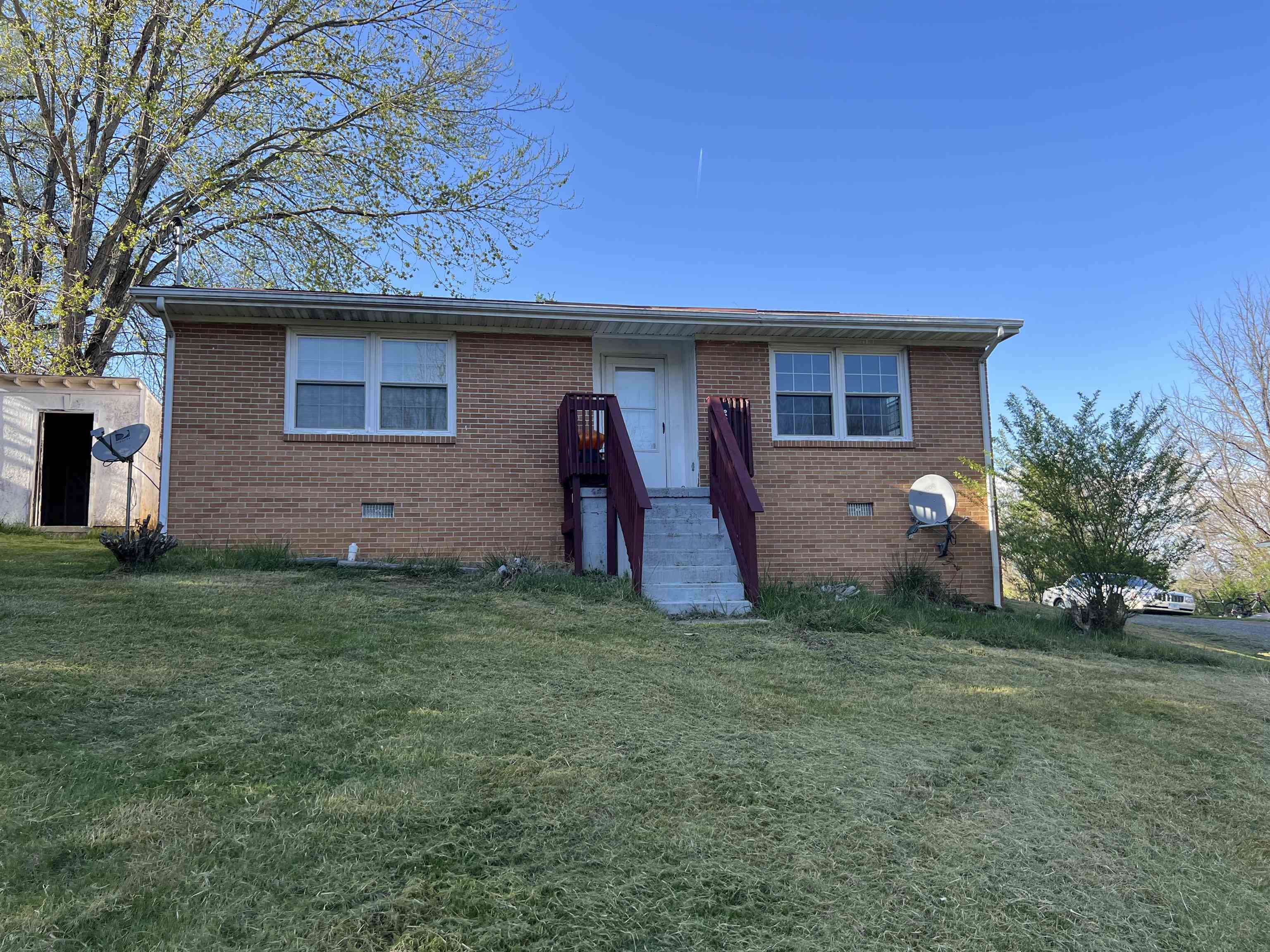 Cute 2 Bedroom 1 Bath Brick Ranch on a Crawspace. The Home has a Large Living Room and hard wood Flooring. The Home has a Heat pump and a Nice Yard. Come Check  this Home out before its gone.