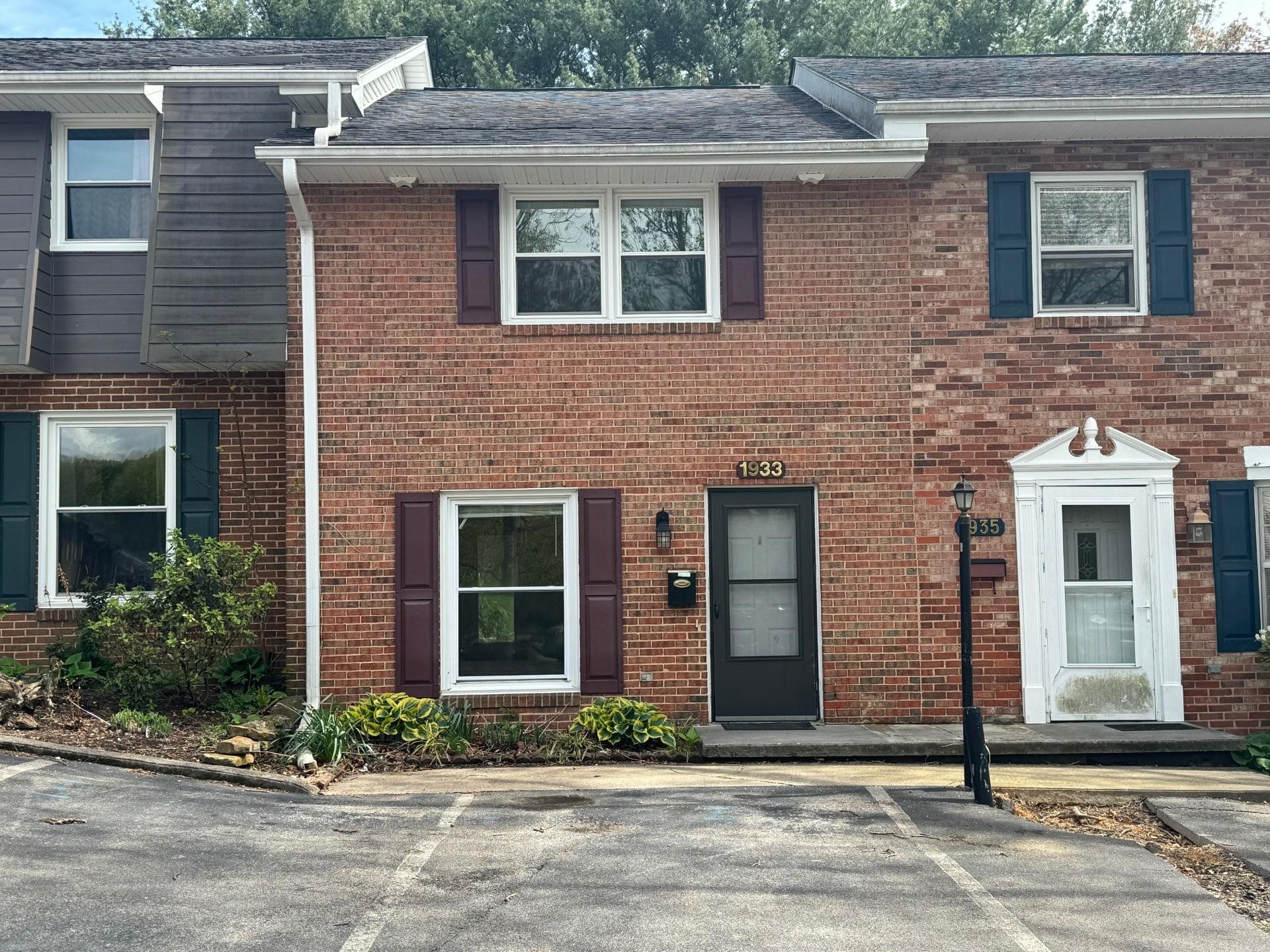 Two bedroom townhouse in Blacksburg on Blacksburg Transit bus route.  Quiet neighborhood.  Very near shopping, campus, and Nellies Cave Park.  Sold as-is.