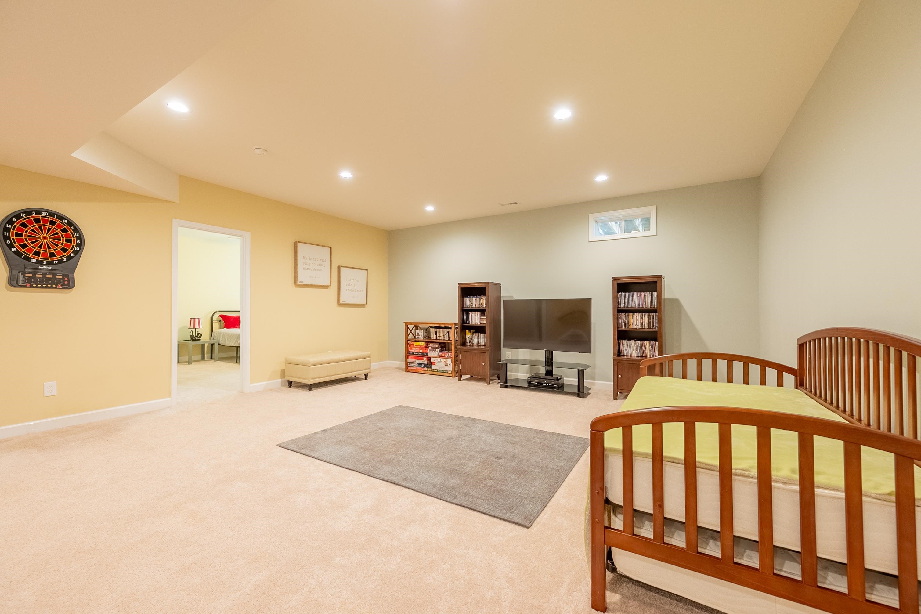 6222 HERONS LANDING DRIVE, RADFORD, VA 24141 The Louise Baker Team