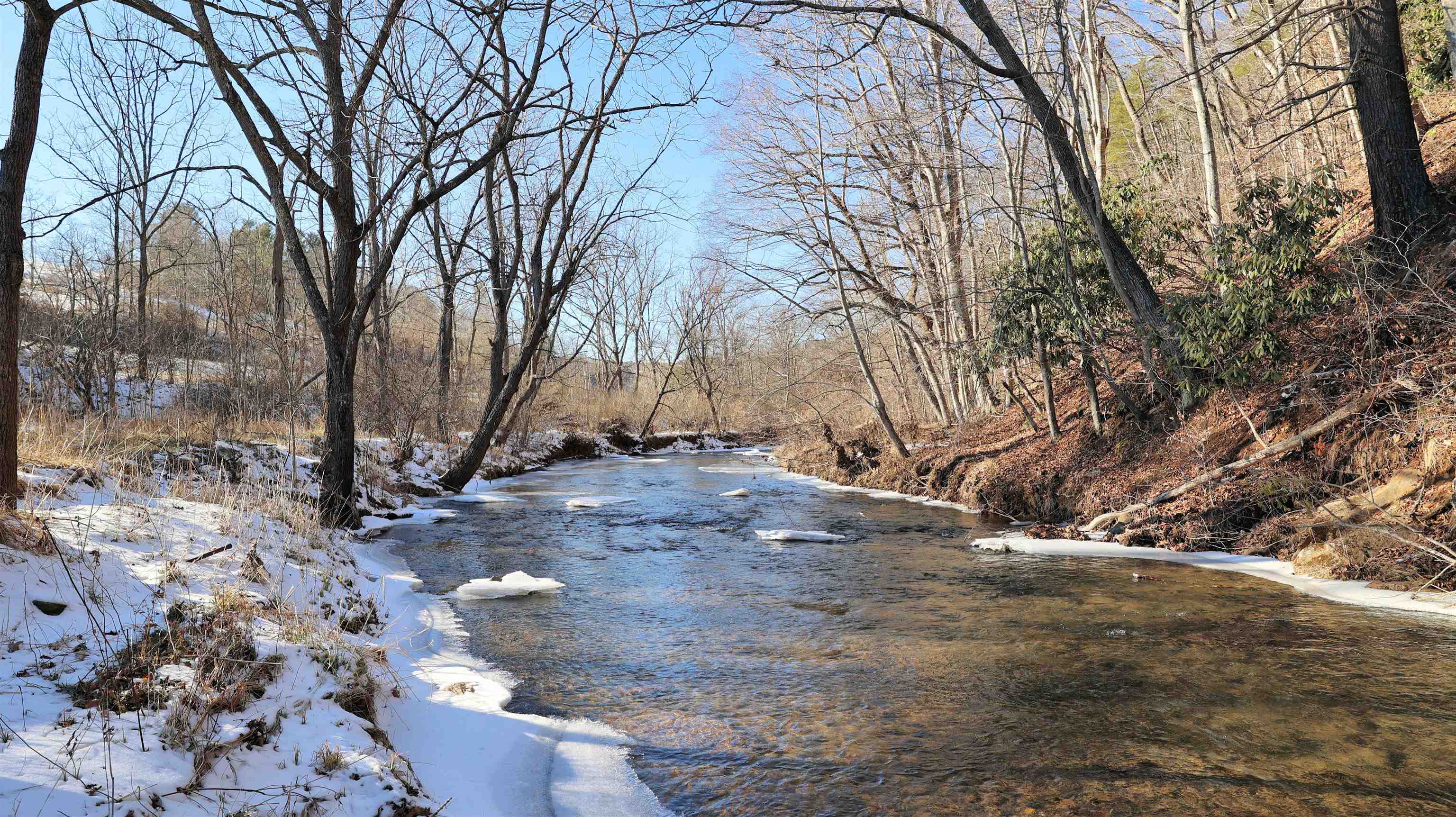 Here is a great opportunity to purchase a 1 acre lot just outside the Town Limits of Floyd County with over 340' of flat creek frontage on Dodds Creek with no Deed Restrictions!  This is a flat lot on Webbs Mill Road and mostly open.  Call for a copy of the survey or to schedule a showing today!