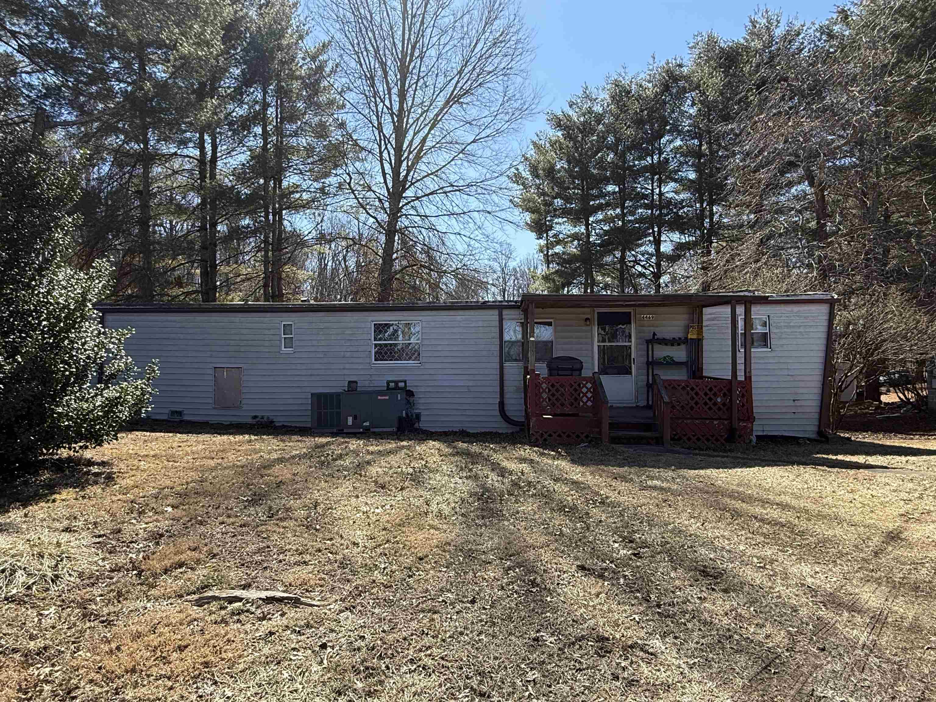 Two lots sold together, totaling 0.64 acres, with two single-wide homes—each offering 2 bedrooms and 1 bathroom. The property includes a detached garage and a shed for additional storage. Located in a community surrounded by Claytor Lake State Park, this property offers easy access to outdoor recreation, making it a great investment or getaway opportunity!
