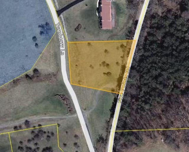 One of the last lots left at the Auburn Hills Golf Course. Stretching views of the course and beautiful surroundings.