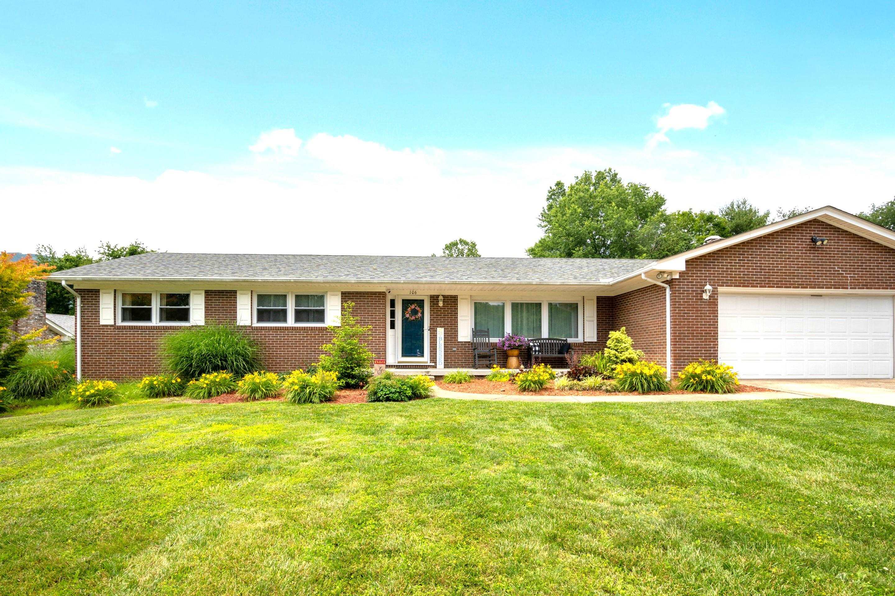 Great One Level Living in this beautiful Brick Ranch. Great location on a cul-de-sac just outside town limits but easy access to RT460. Over 2000 sq ft of finished living space. Great Kitchen w/stainless appliances. Huge Sun RM w/tile floor and lots of natural light. Cozy Family RM w/fireplace. Laundry on main. Attached Double Garage & more. Lots of updates! Heat pump only 5+/- yrs old. Roof only 3+/- yrs old.