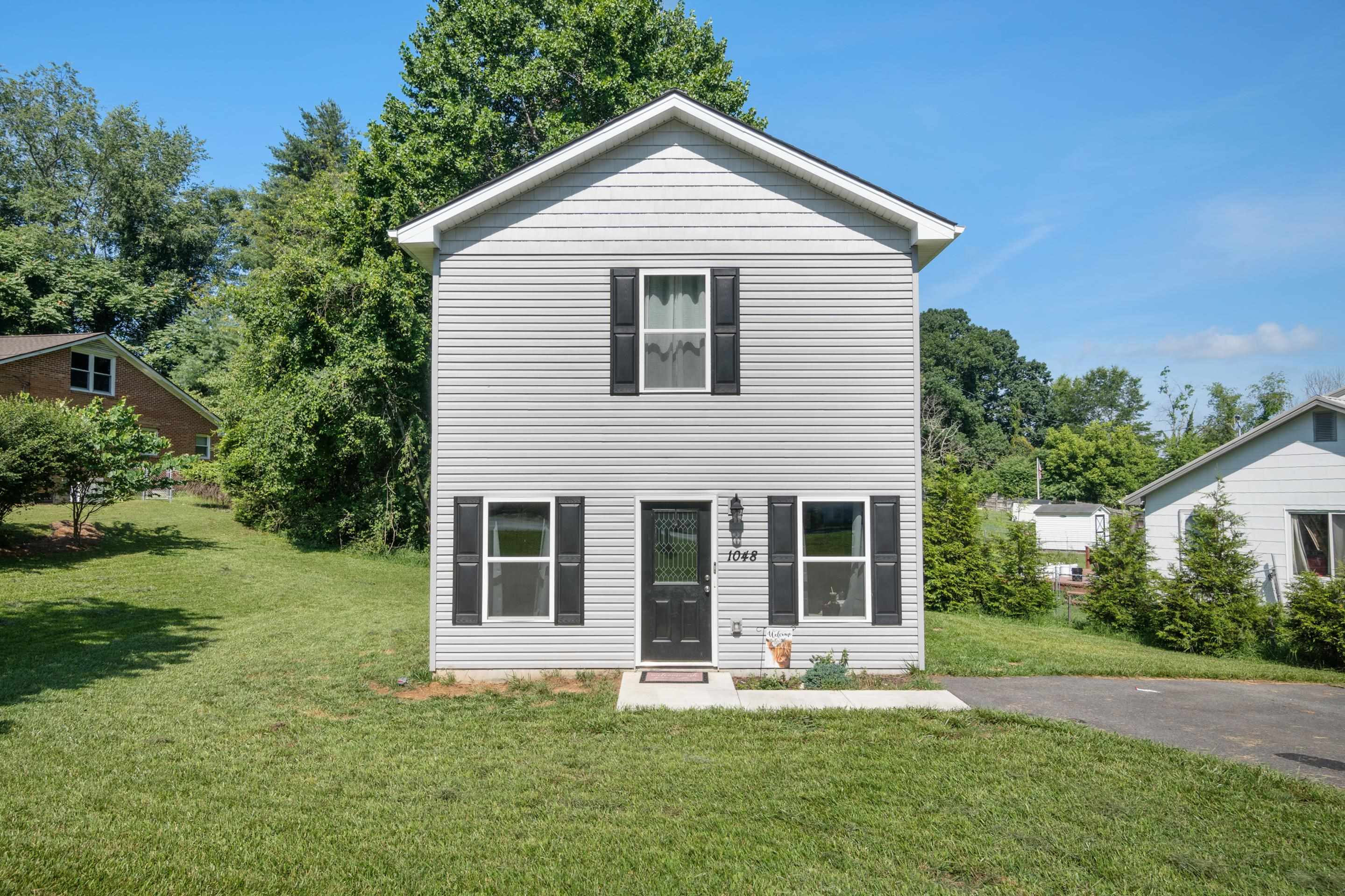 Check out this newer 3-bedroom, 1.5-bath home with modern touches throughout. You'll love the luxury vinyl plank floors, granite countertops, and stainless steel appliances in the kitchen. Each bedroom has plenty of space and walk-in closets. Nice yard out back—great for relaxing or entertaining. All this, just minutes from schools, shopping, and more!