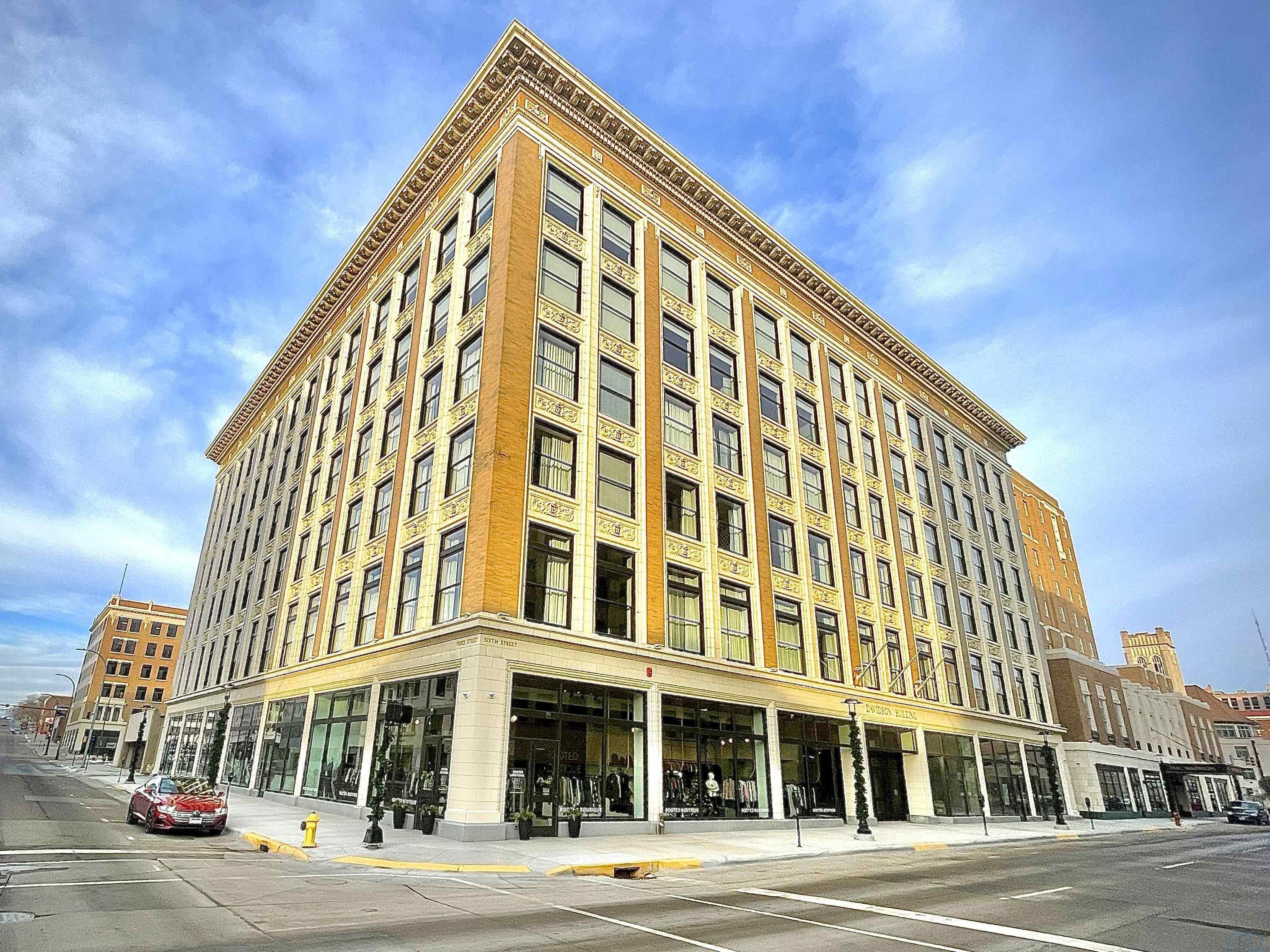 525 6th Street, Sioux City, Iowa 51101 