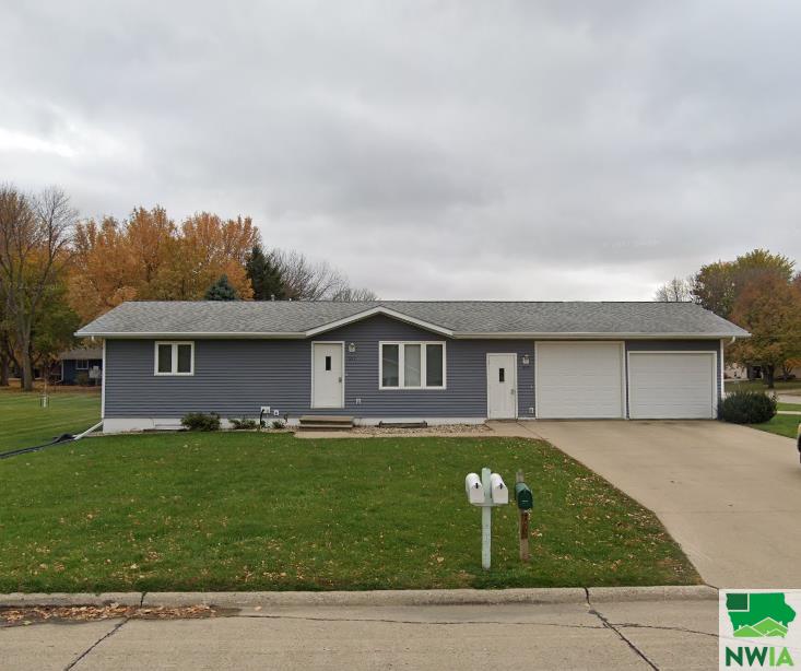 557 6TH ST NW						  						 , Sioux Center						 , IA						  51250						  