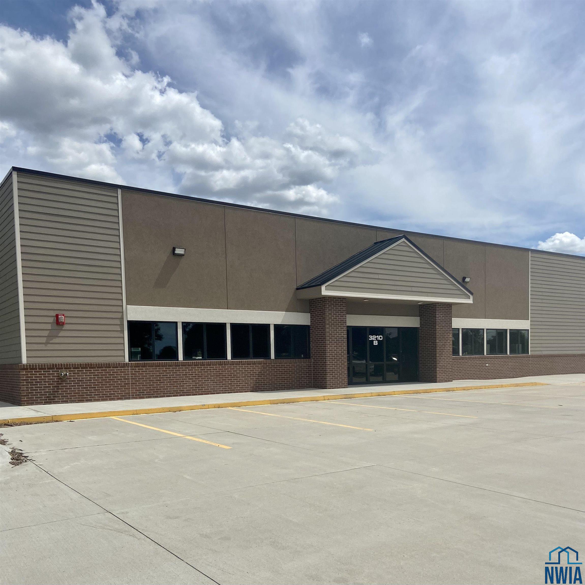 3210 Plaza Dr #STE B, South Sioux City, NE 68776 