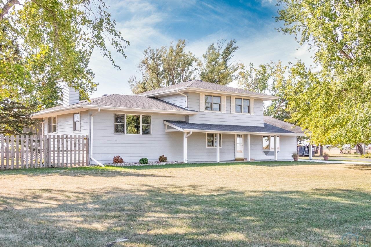 1584 275th St, Salix, IA 51052