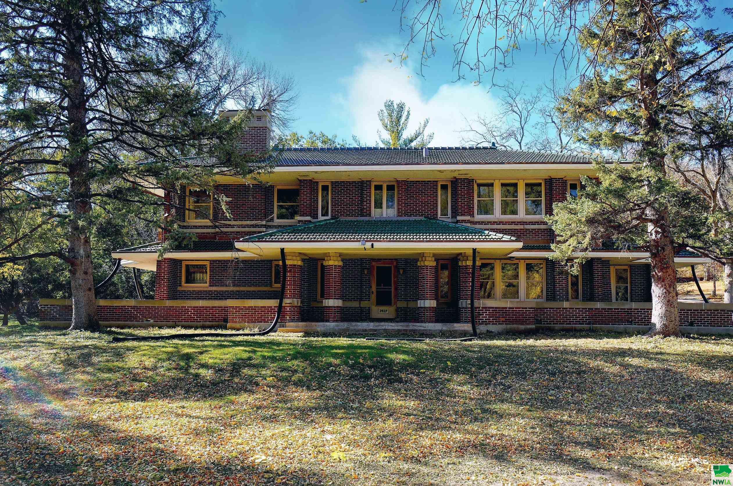 3927 COUNTRY CLUB BLVD, Sioux City, Iowa 51104 