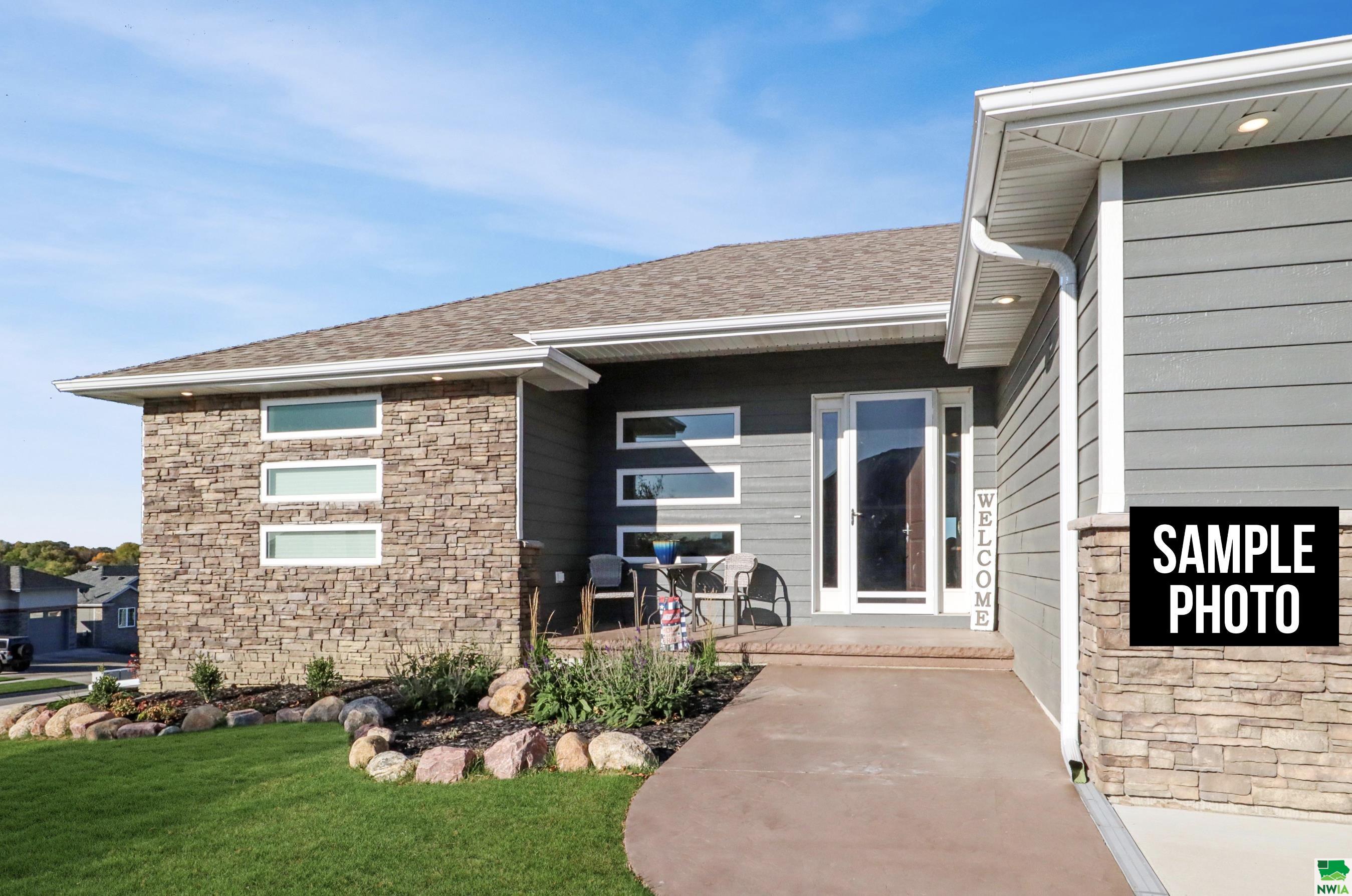 6811 Palm Valley, Sioux City, Iowa 51106 