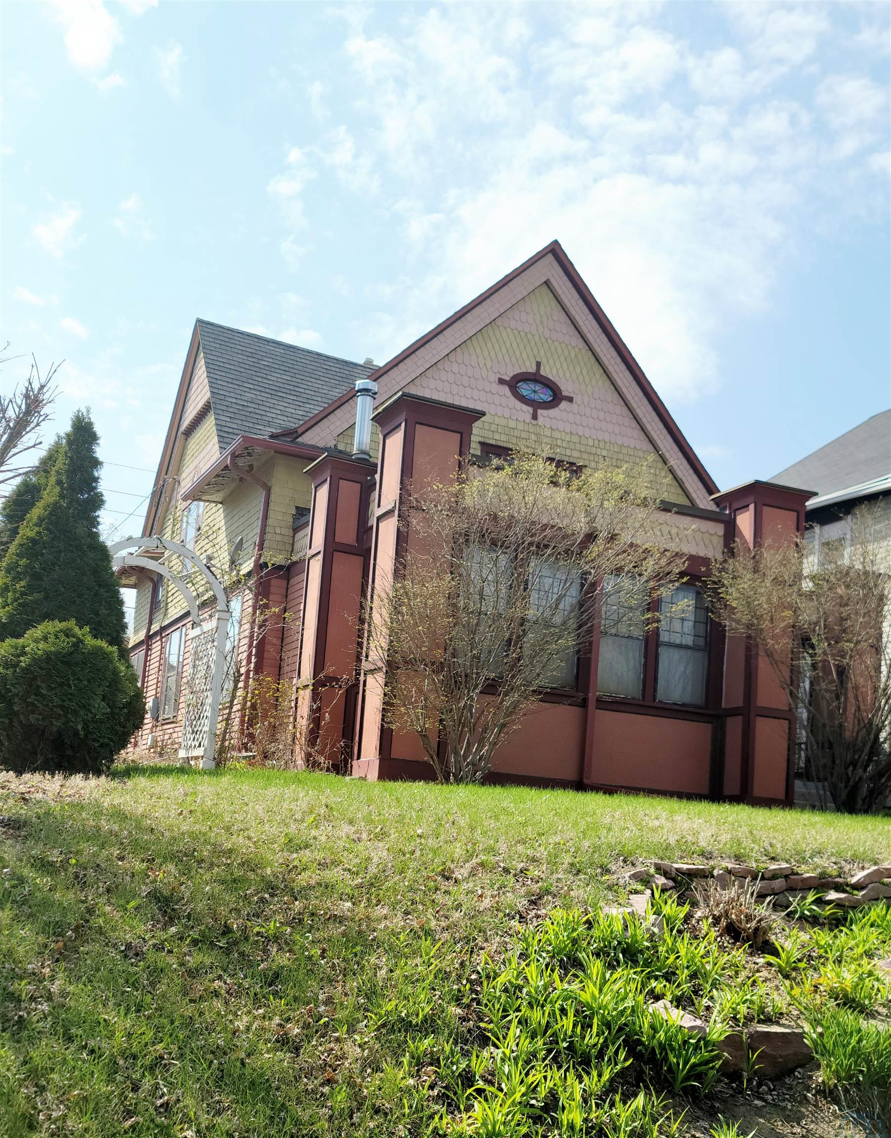 2117 Jackson st., Sioux City, Iowa 51104 