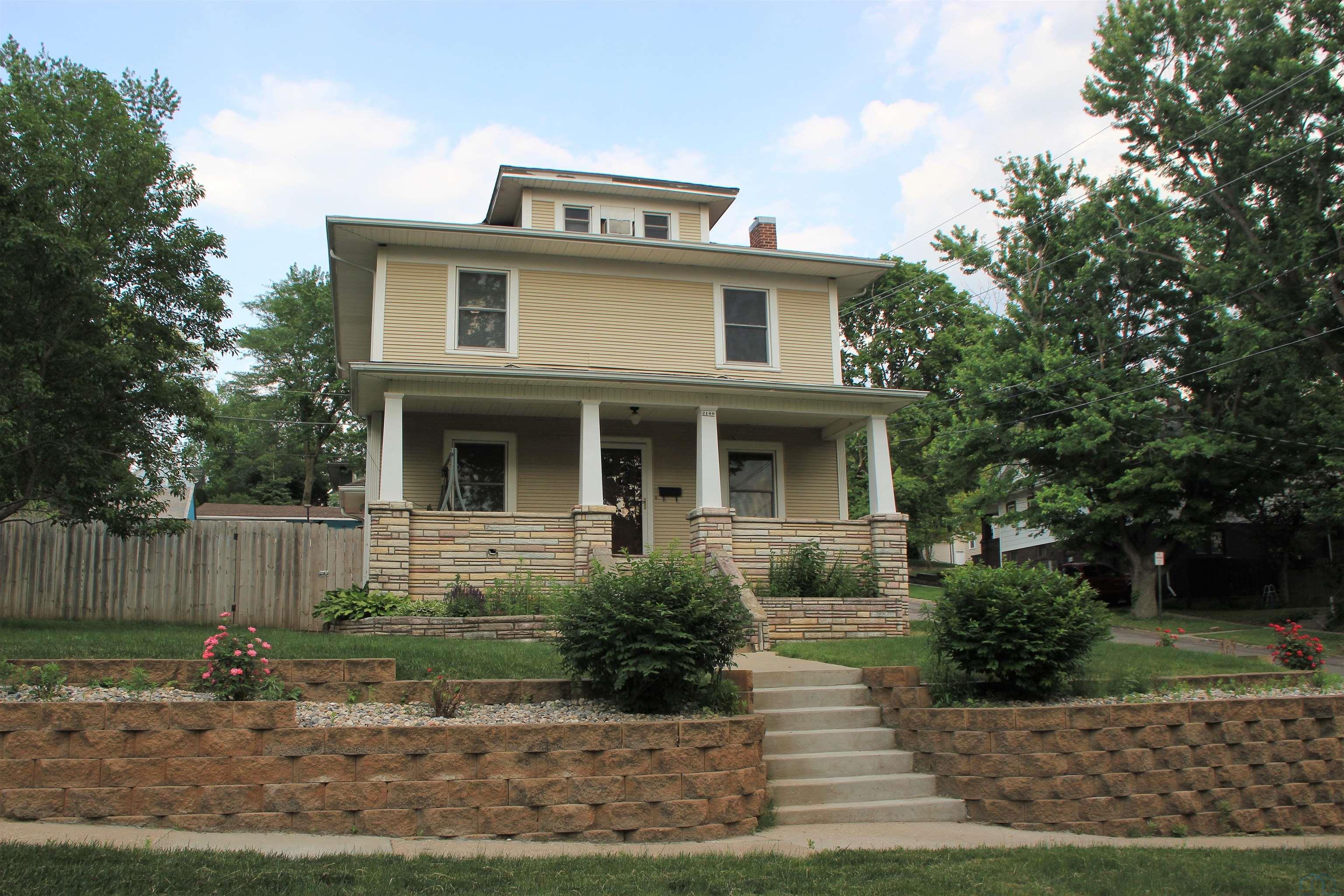 2100 Heights, Sioux City, Iowa 51104 