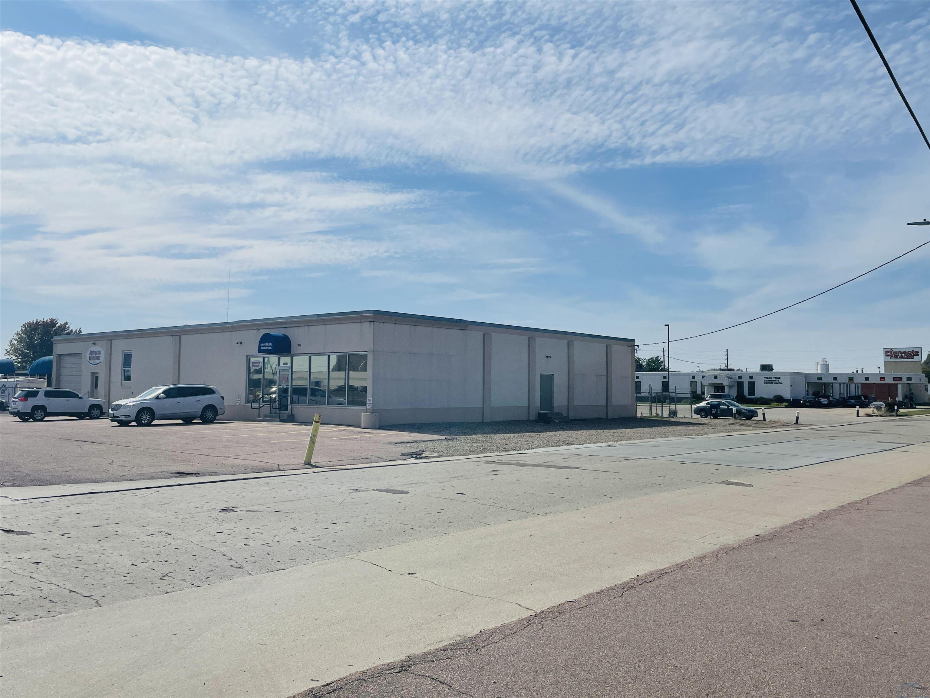 Tri View Ave
