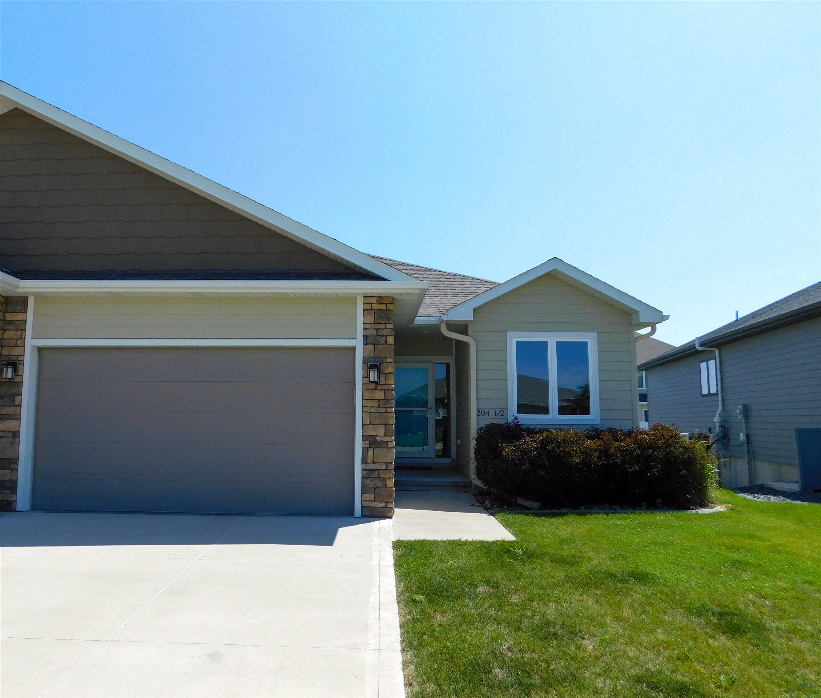 204 1/2 Churchill Circle S, No. Sioux City, SD 57049 