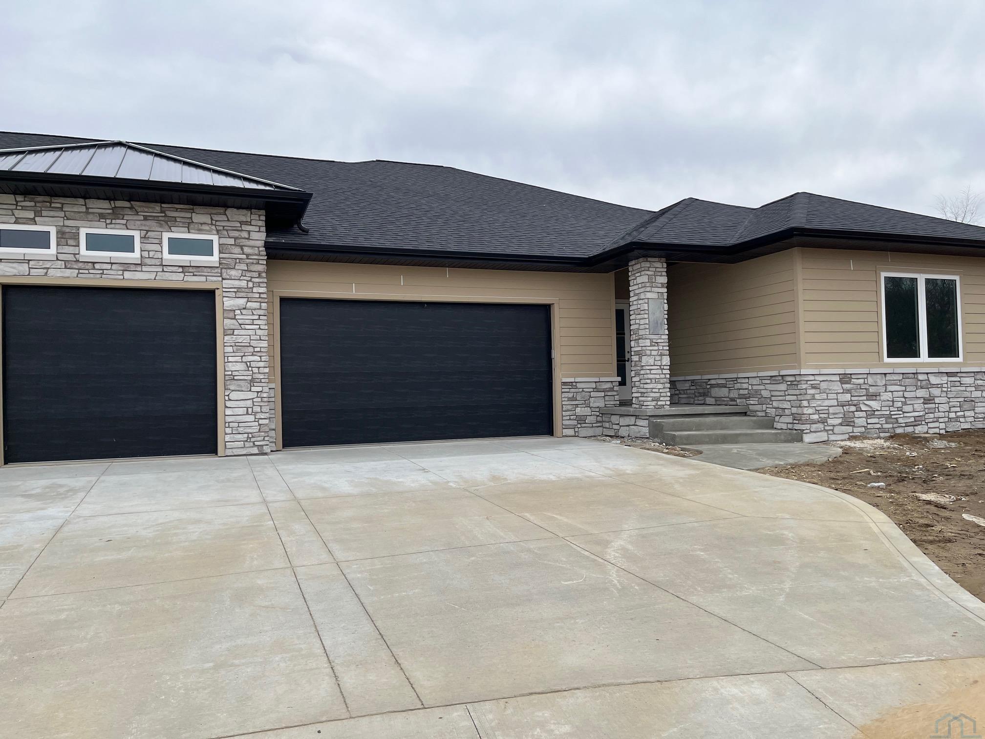 4588 Whitetail Court, Sioux City, Iowa 51106 