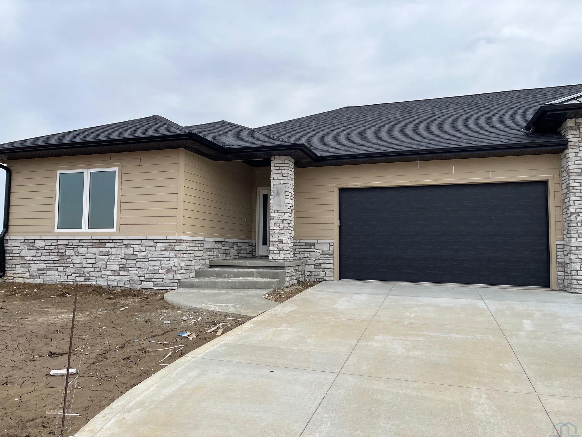 4586 Whitetail CT, Sioux City, Iowa 51106 