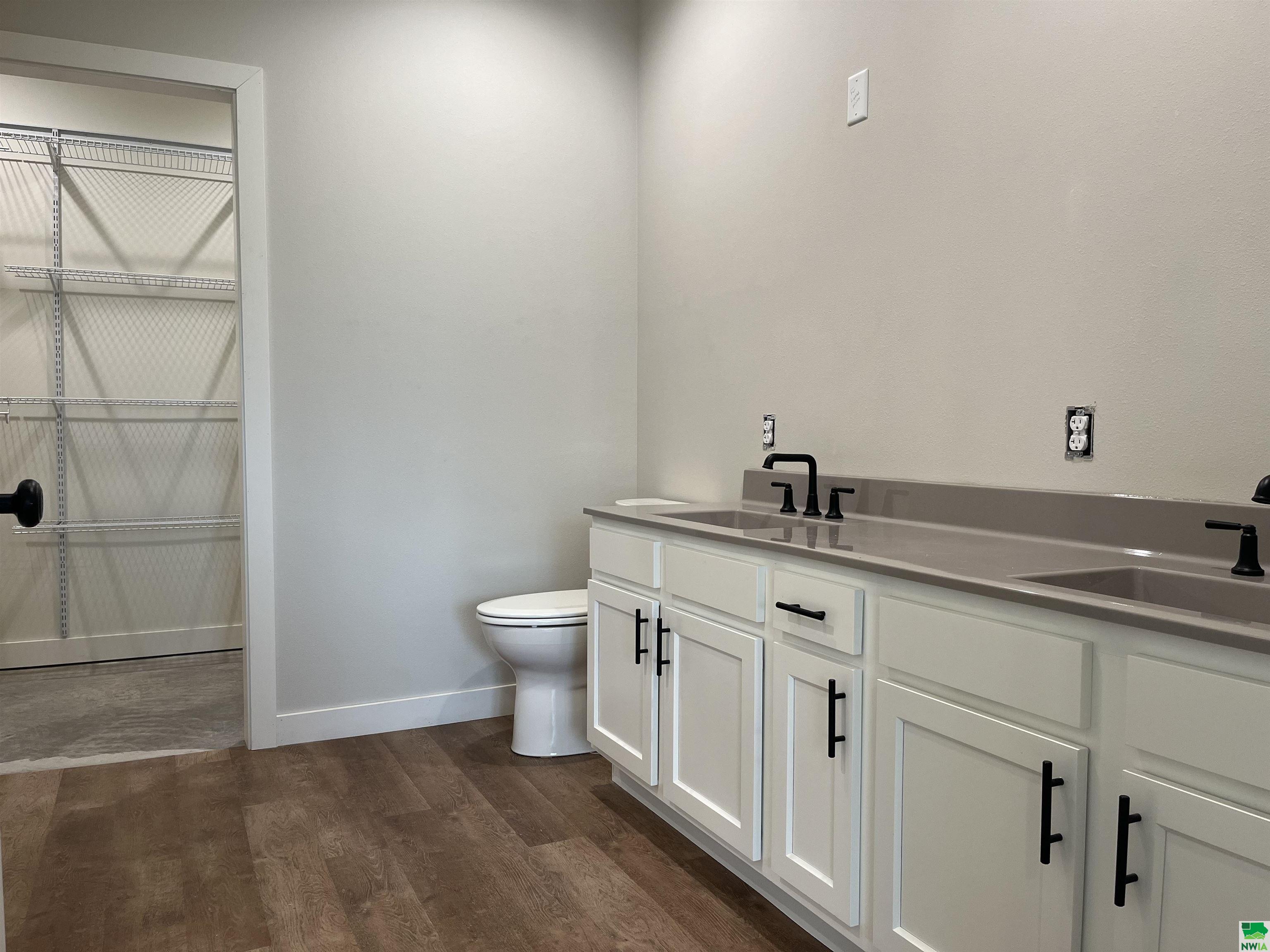 MLS #820325