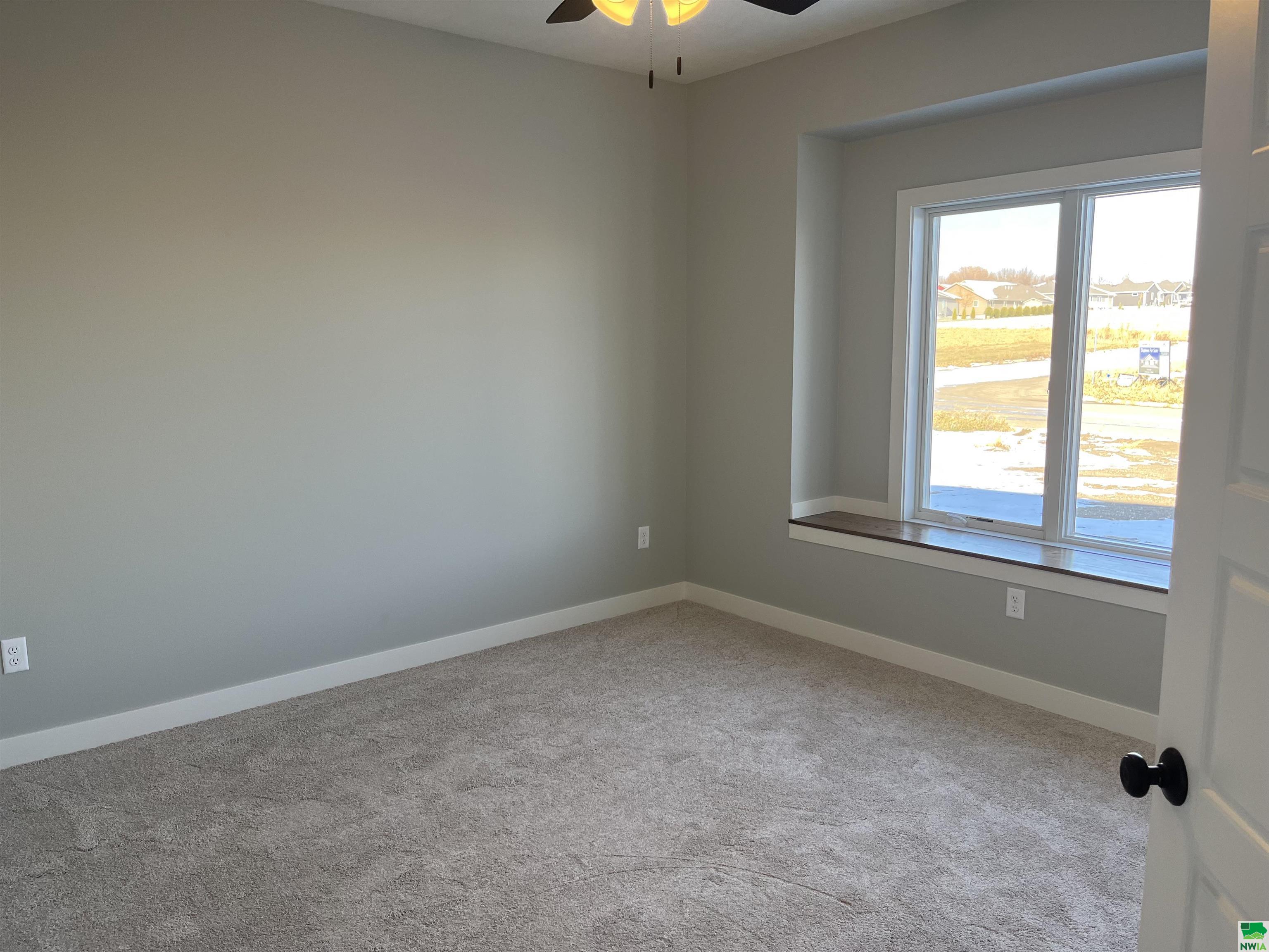 MLS #820325