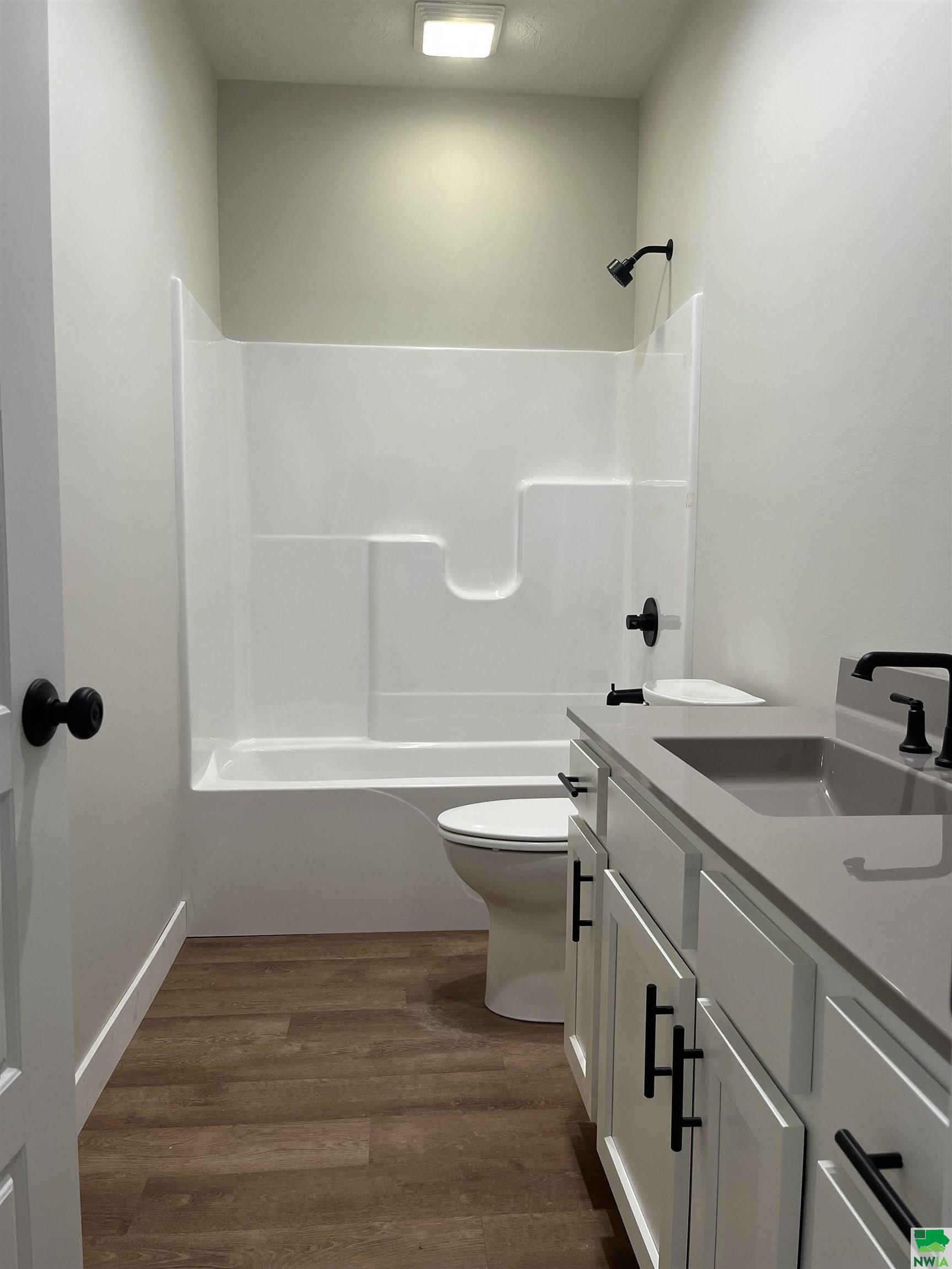 MLS #820325