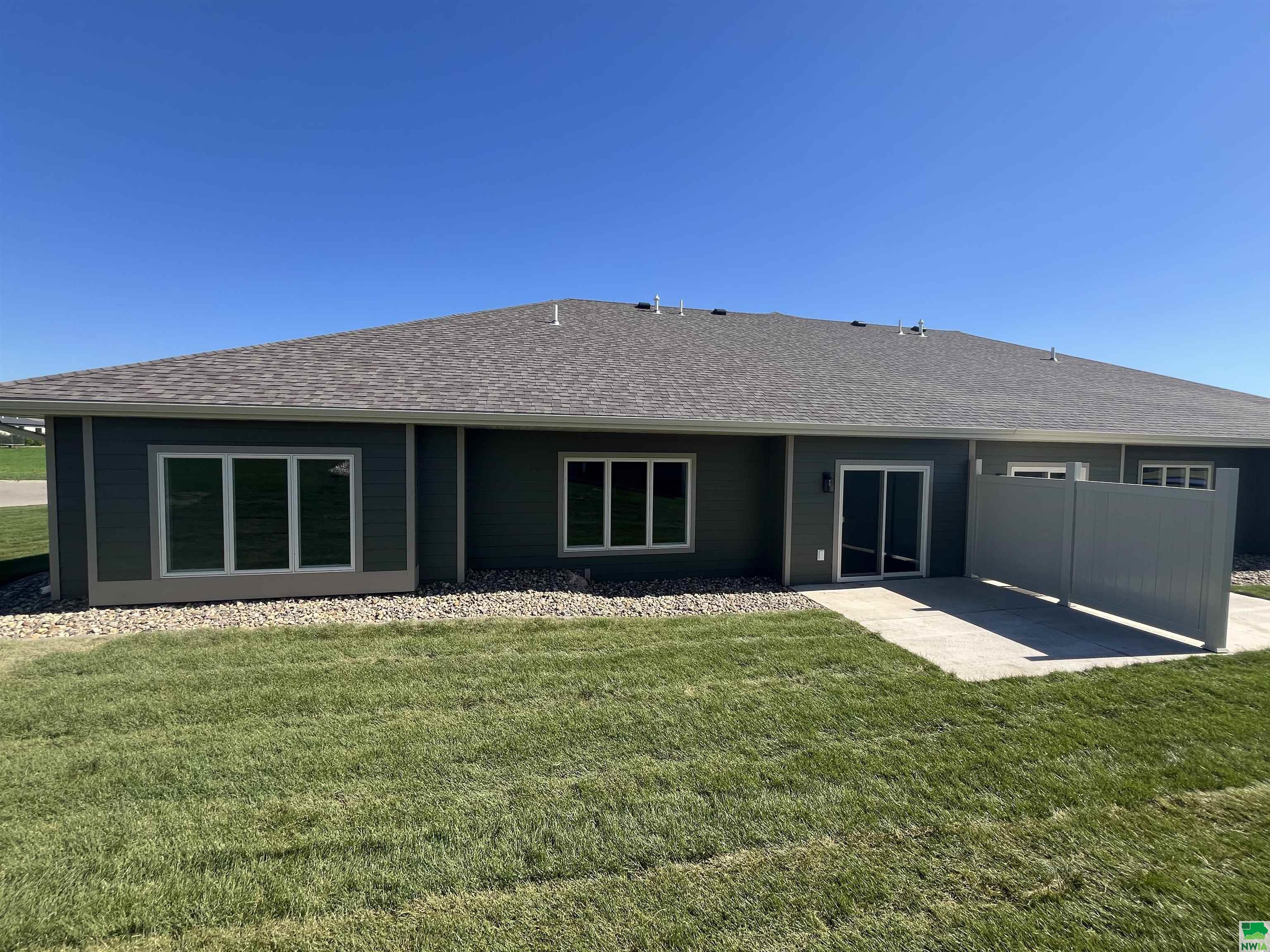 MLS #820325