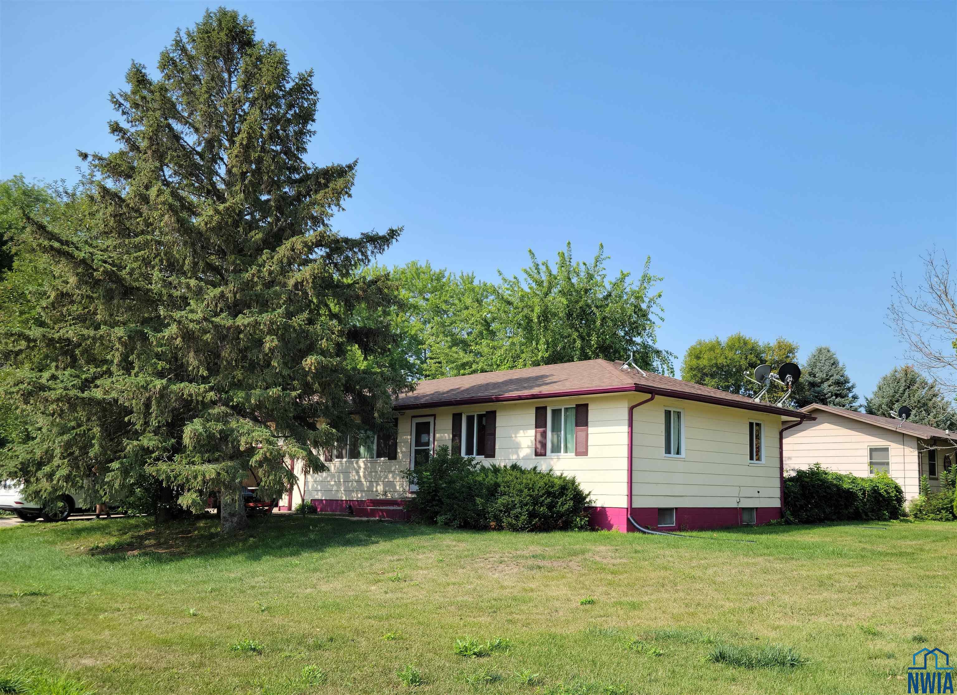 603 20th St S, Dakota City, Nebraska 68731 