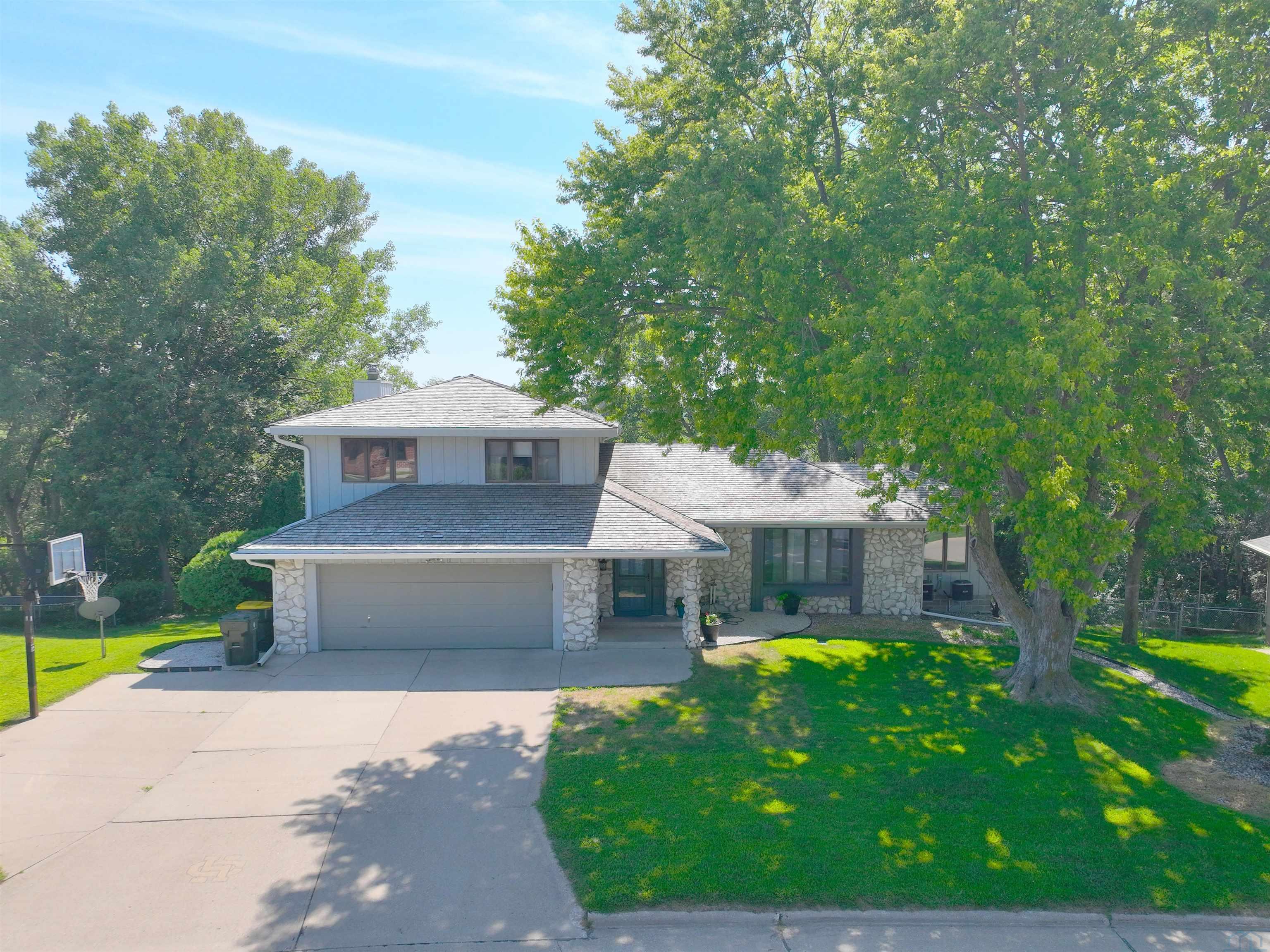 3711 Martins Yard, Sioux City, Iowa 51104 