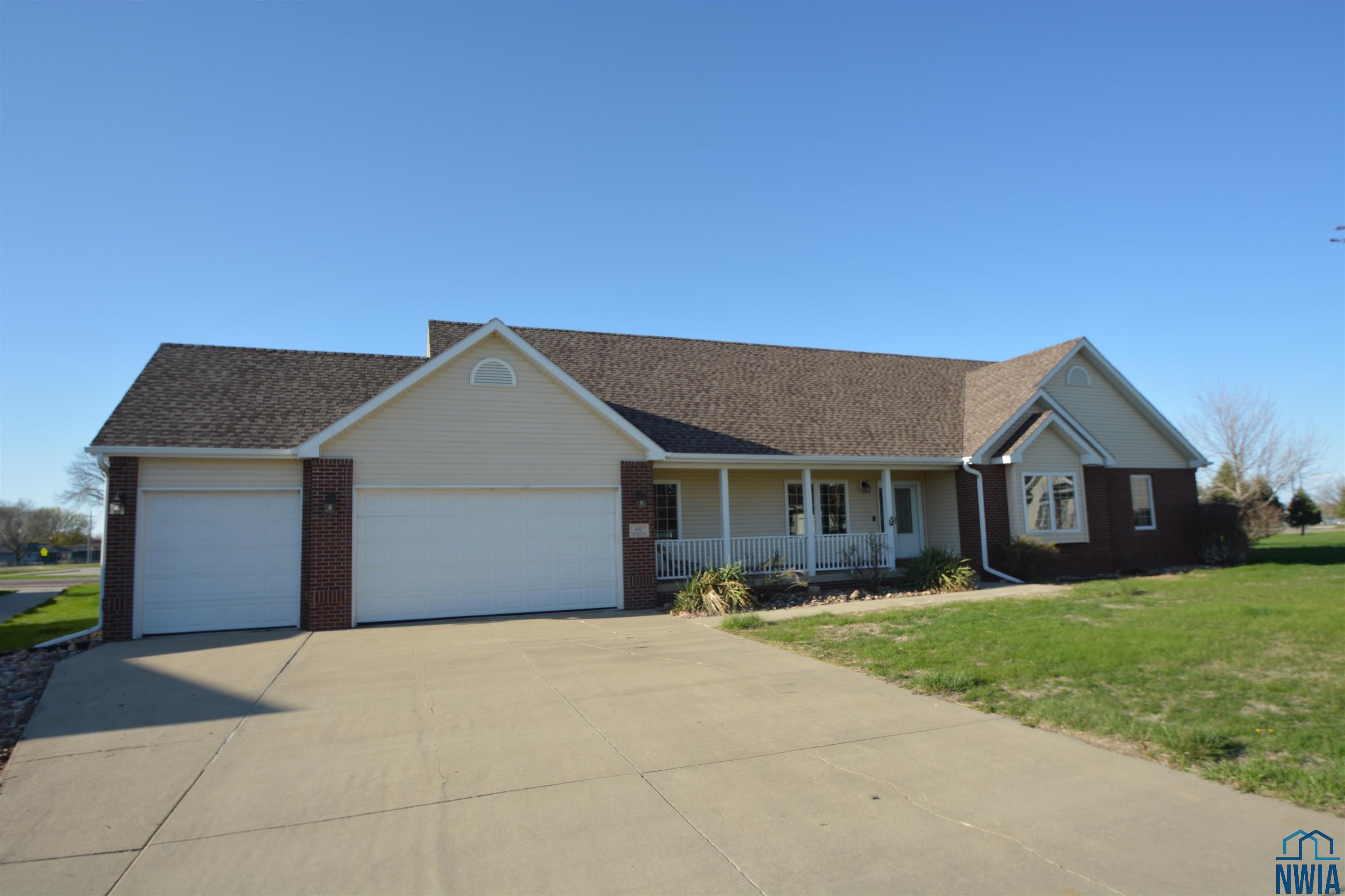 400 Wild Plum Way, Sergeant Bluff, Iowa 51054 