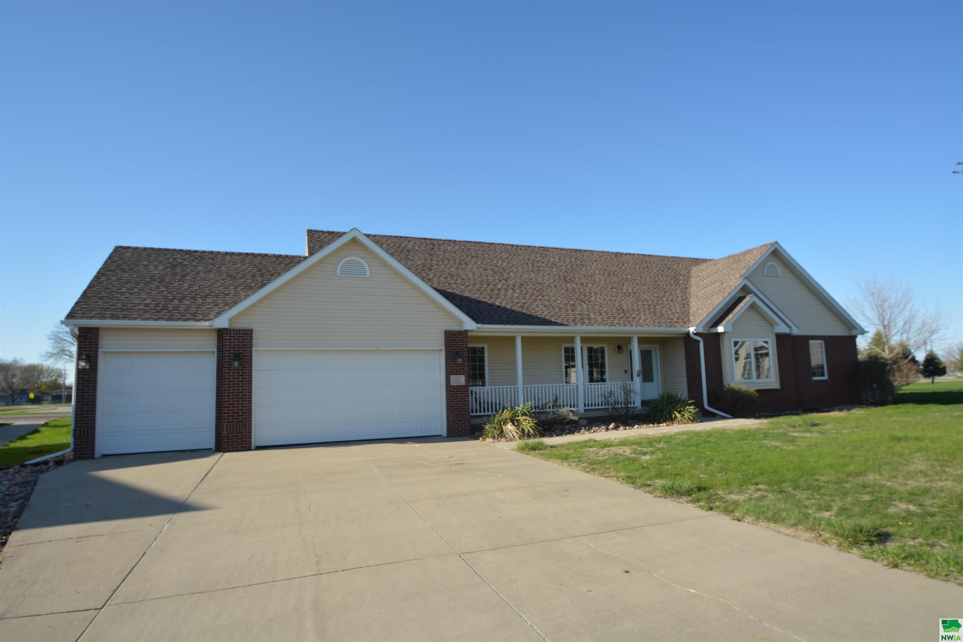 400 Wild Plum Way, Sergeant Bluff, IA 51054