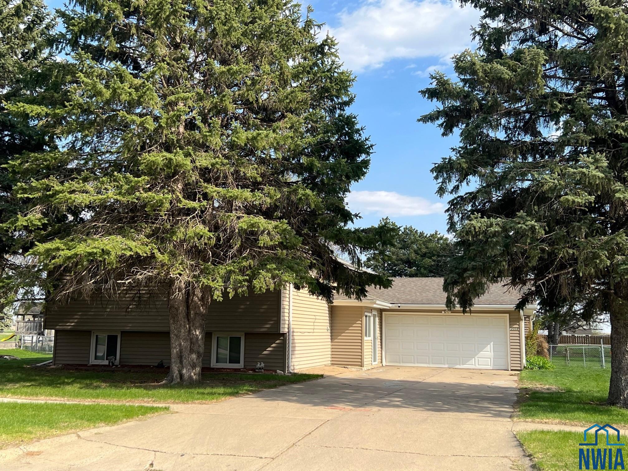 2008 Roundtable Rd., Sergeant Bluff, Iowa 51054 