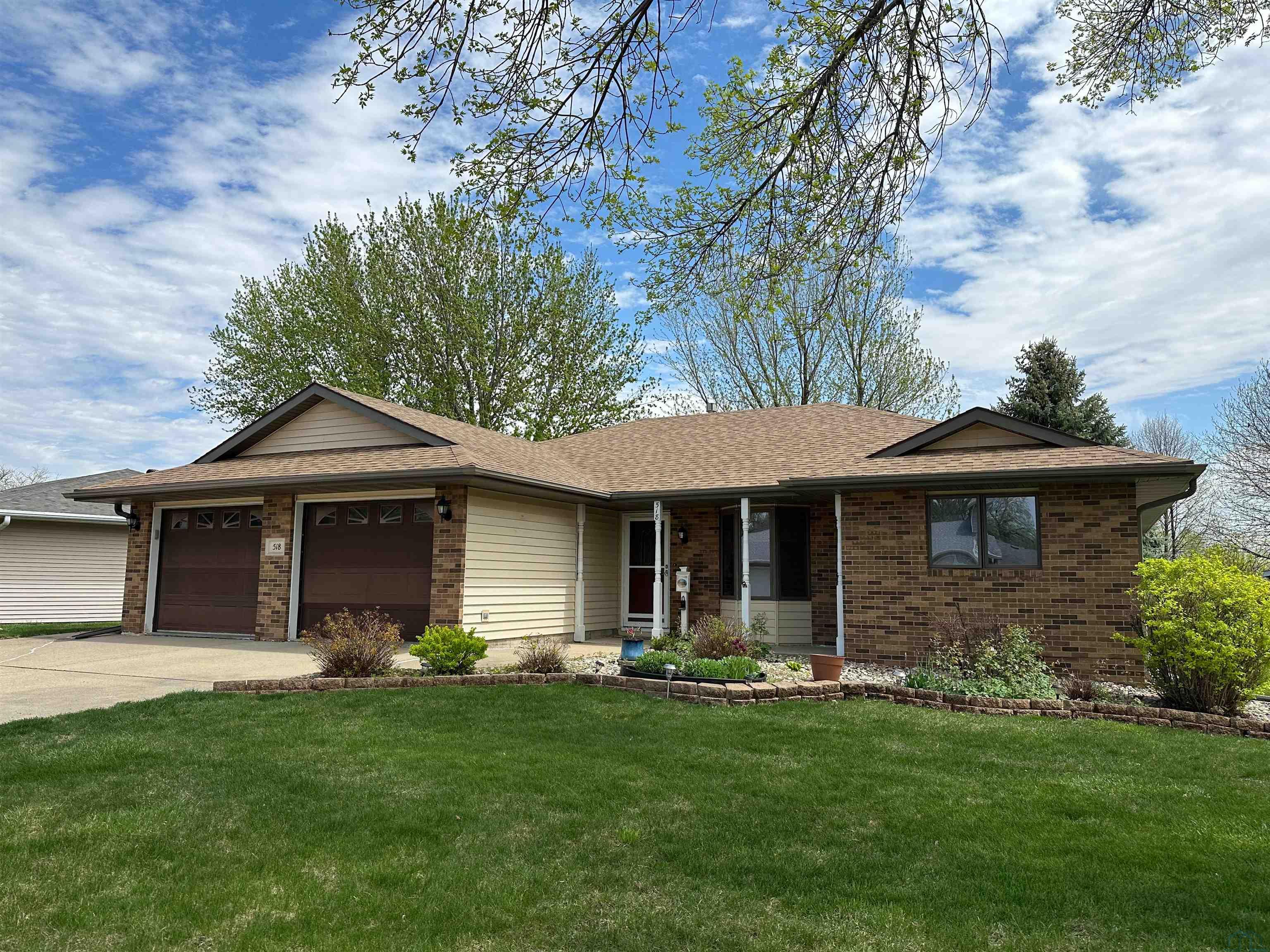 518 Sterling St, Vermillion, SD 57069 