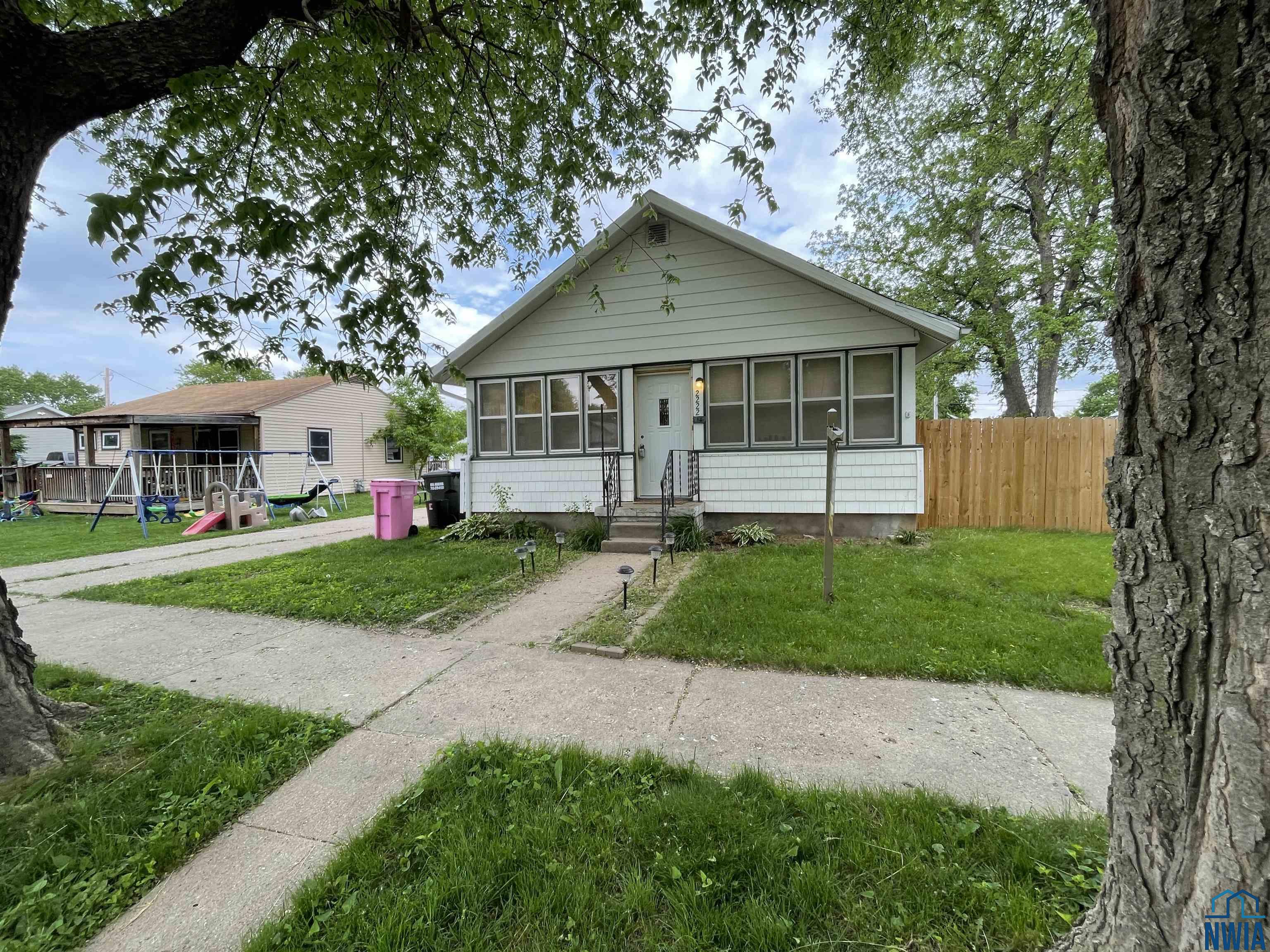 2222 Dewey St, Sioux City, Iowa 51109 
