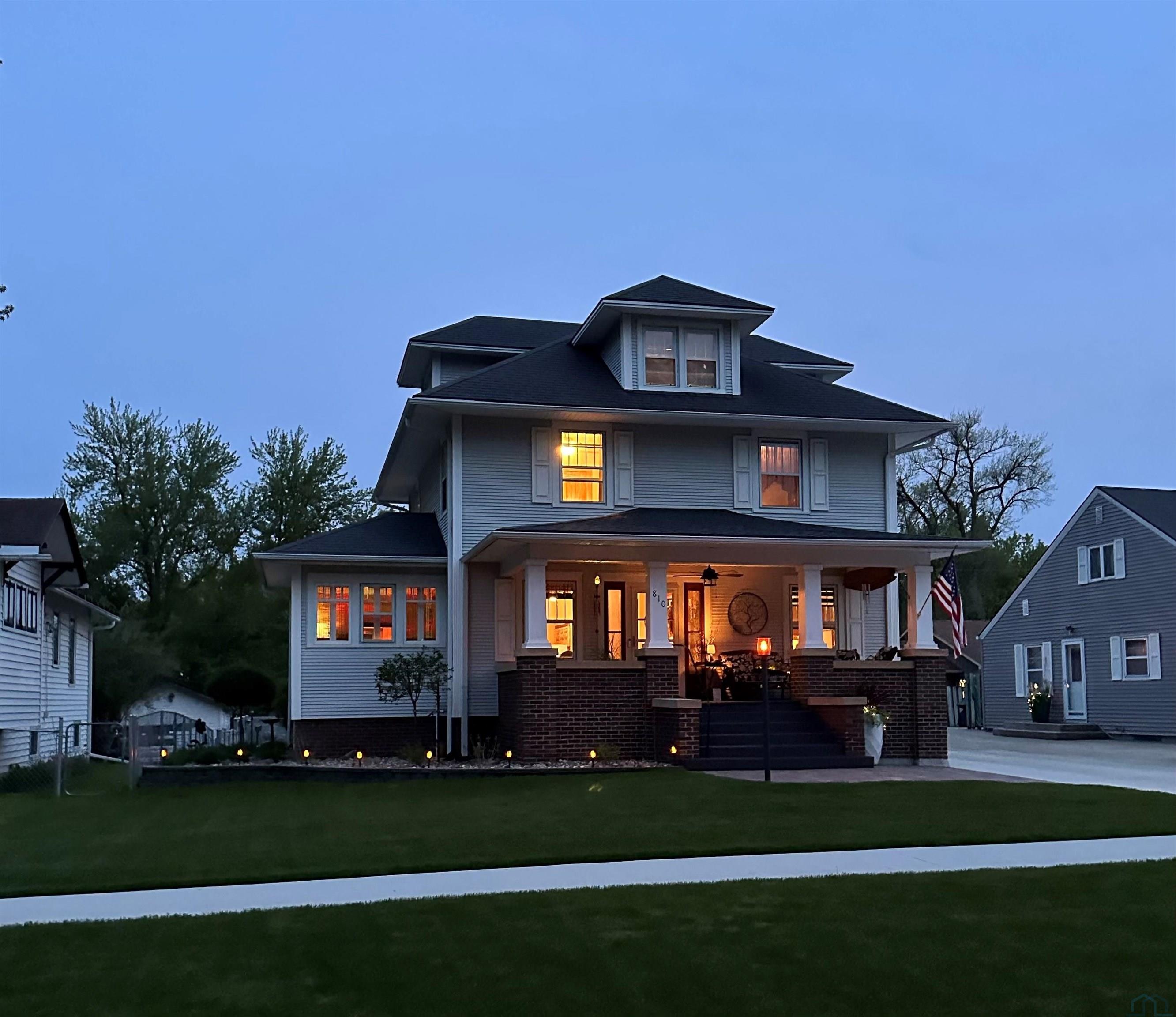 810 7th St., Sheldon, Iowa 51201 