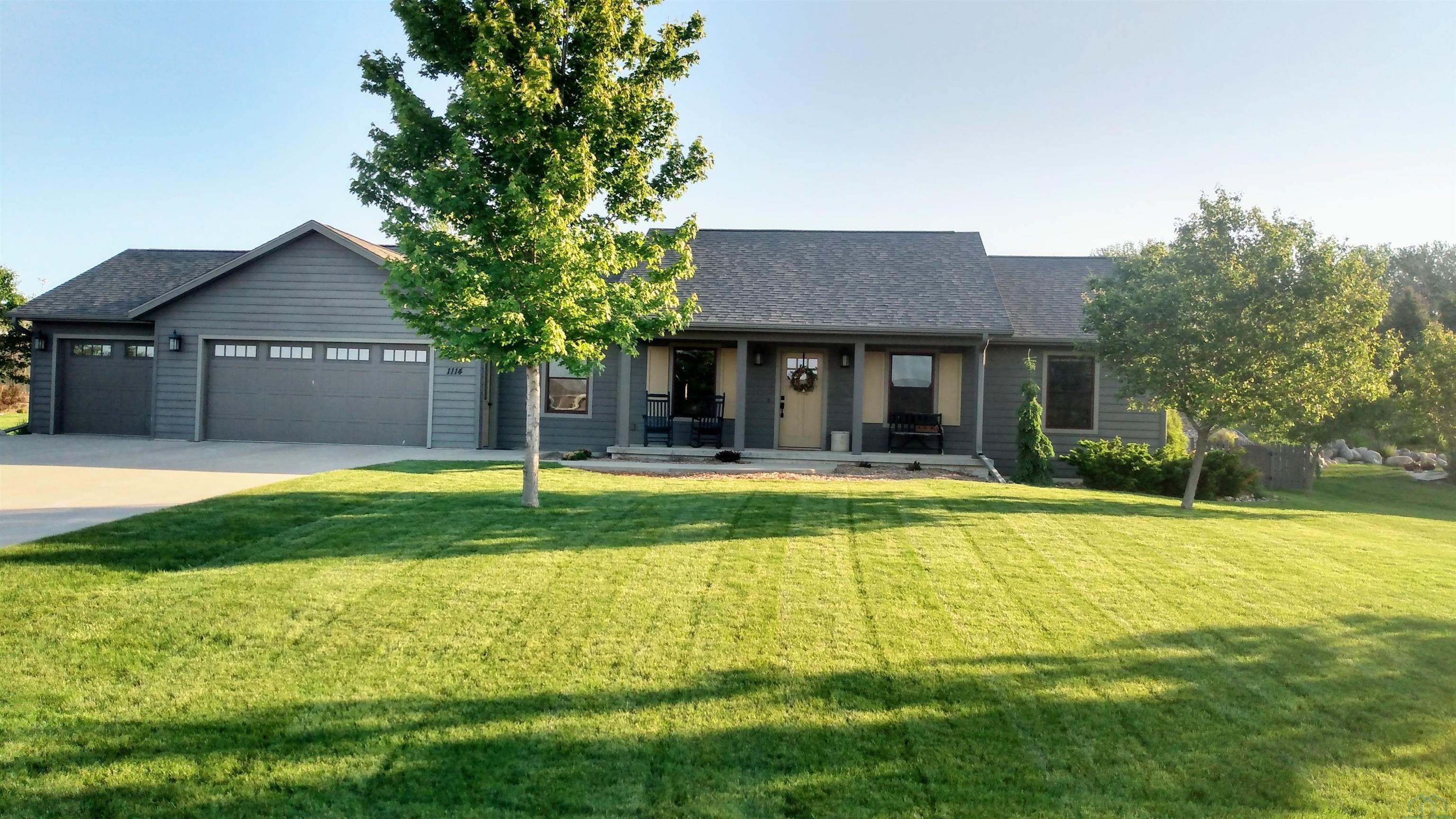 1114 16th Street SE, Sioux Center, Iowa 51250 