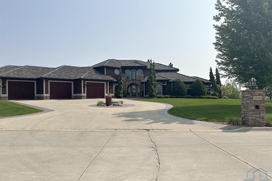 Crown Ridge Drive