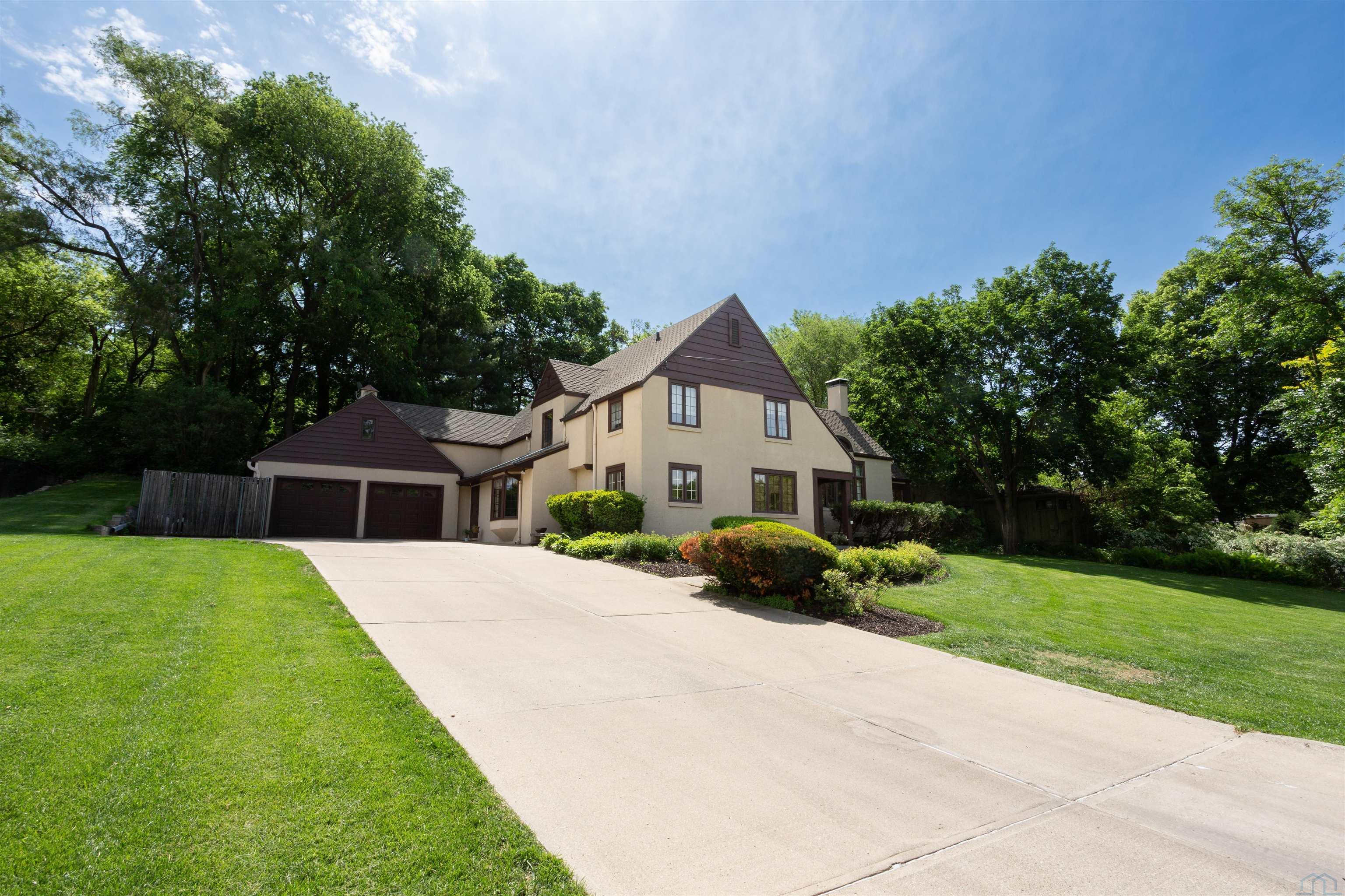 4638 Country Club Blvd., Sioux City, Iowa 51104 