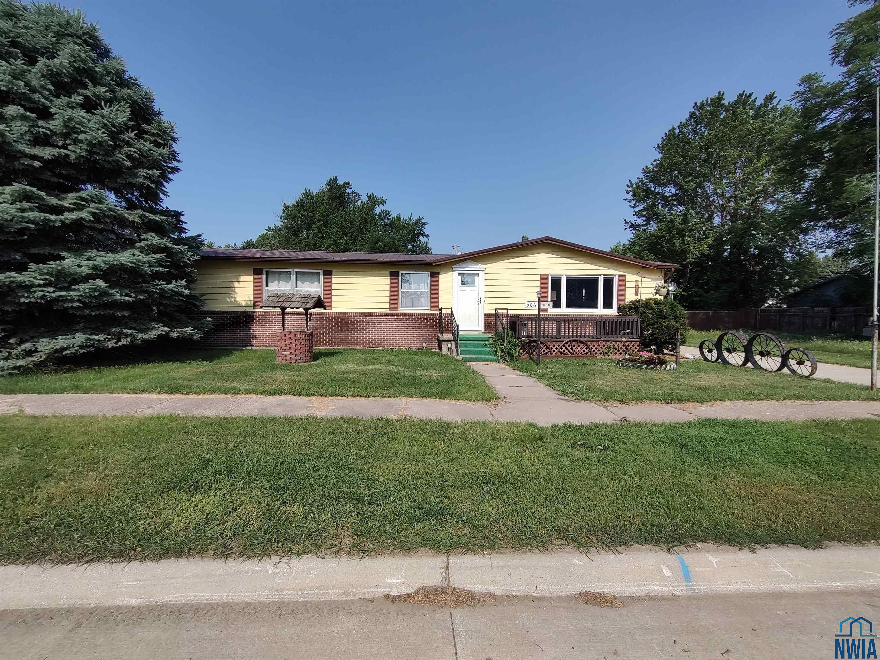 506 Pine St., Salix, Iowa 51052 