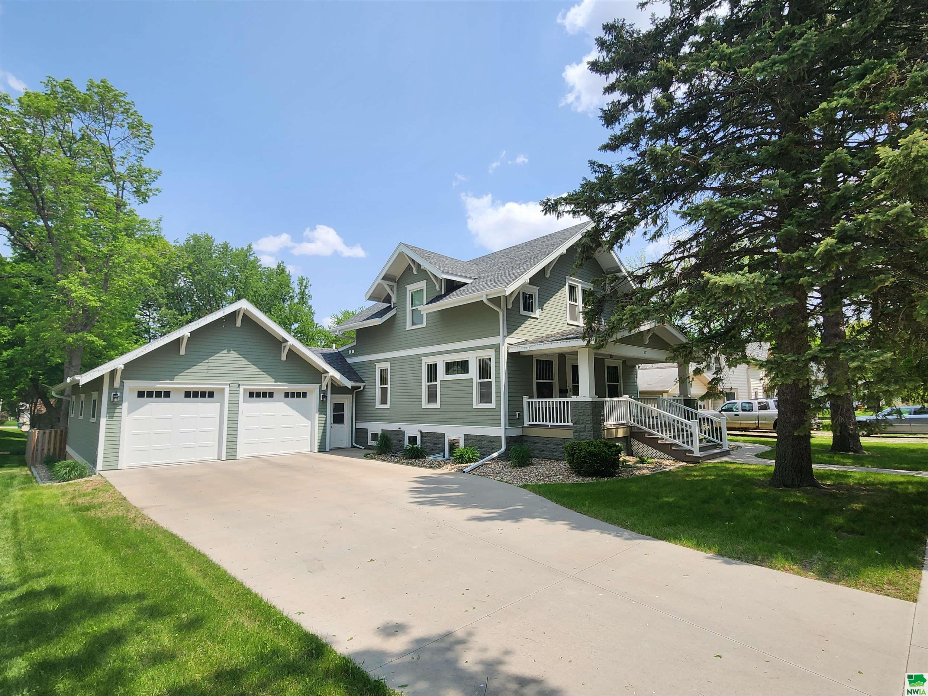 317 4TH ST NE						  						 , Orange City						 , IA						  51041						  